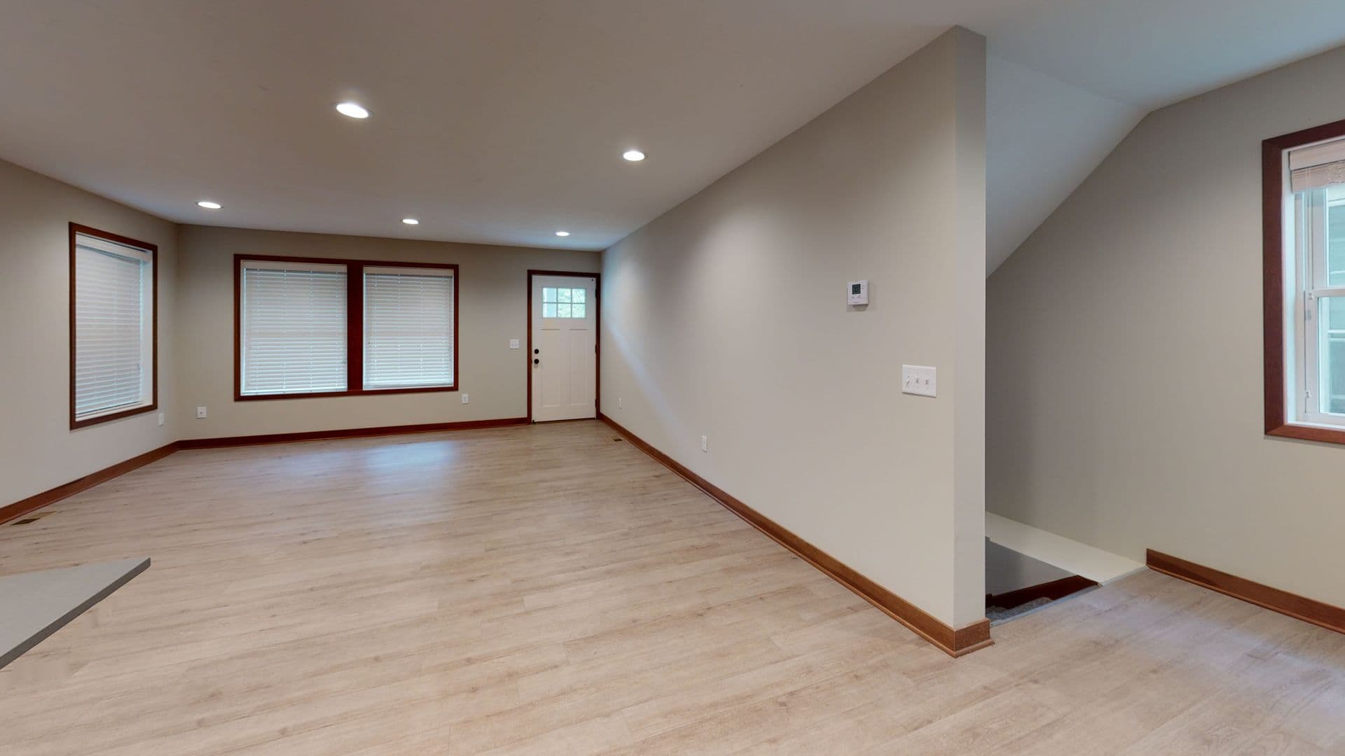 Minneapolis Apartment: 806 12th Ave SE