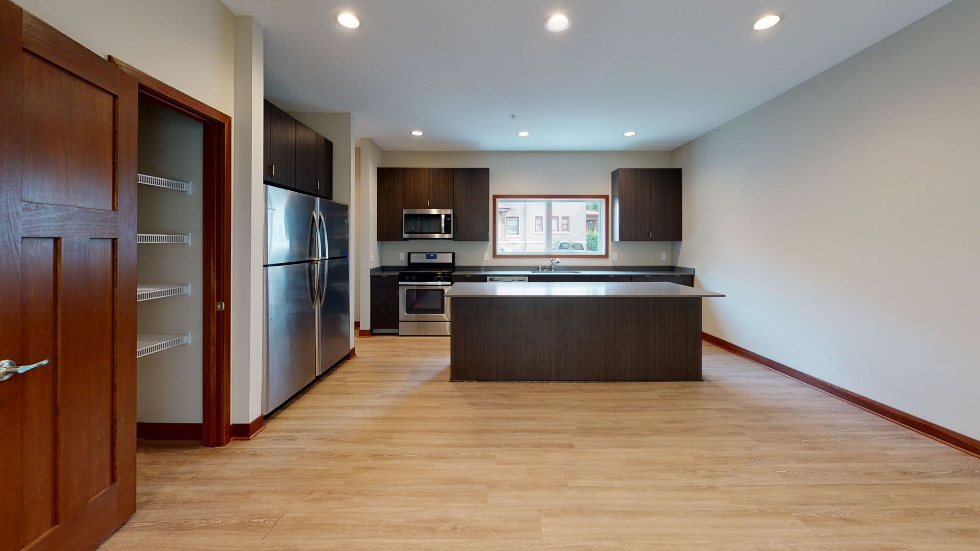 Minneapolis Apartment: 923 6th St SE