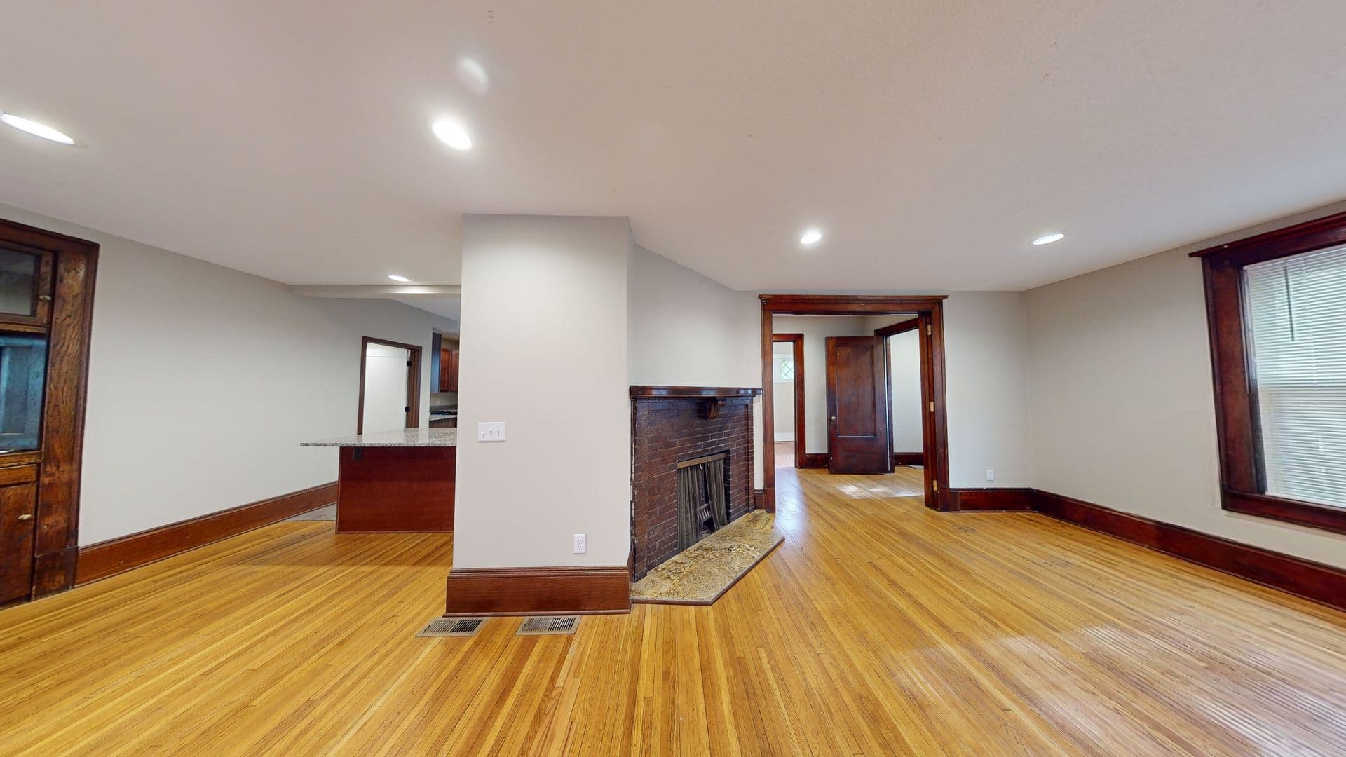 Minneapolis House: 307 5th Ave SE