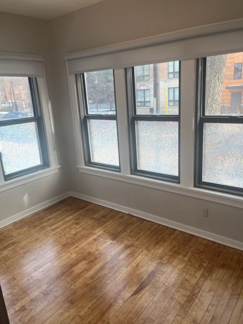 Minneapolis Apartment: 411 12th Ave SE