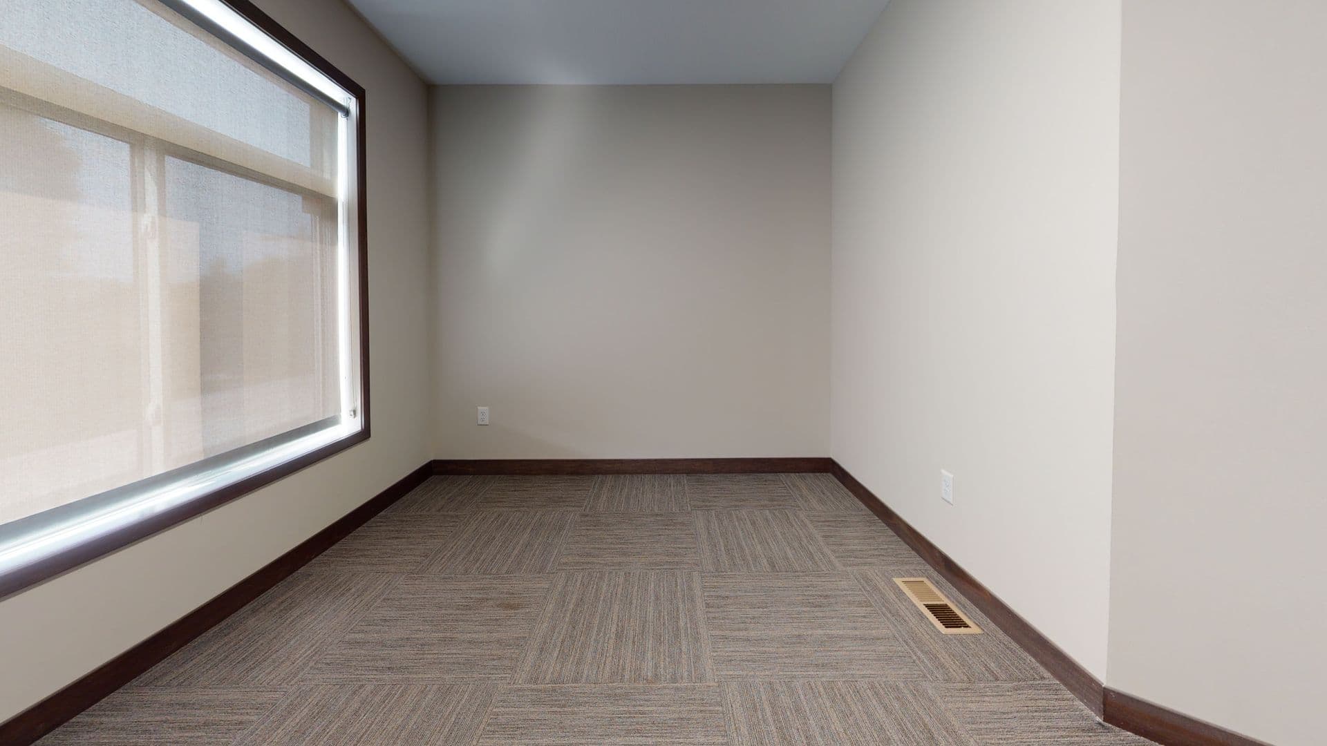 Minneapolis Apartment: 1221 7th St SE