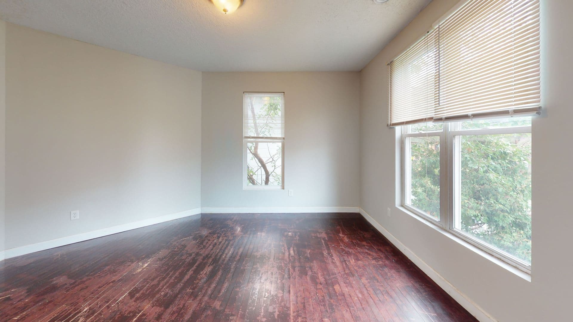 Minneapolis Apartment: 520 12th Ave SE