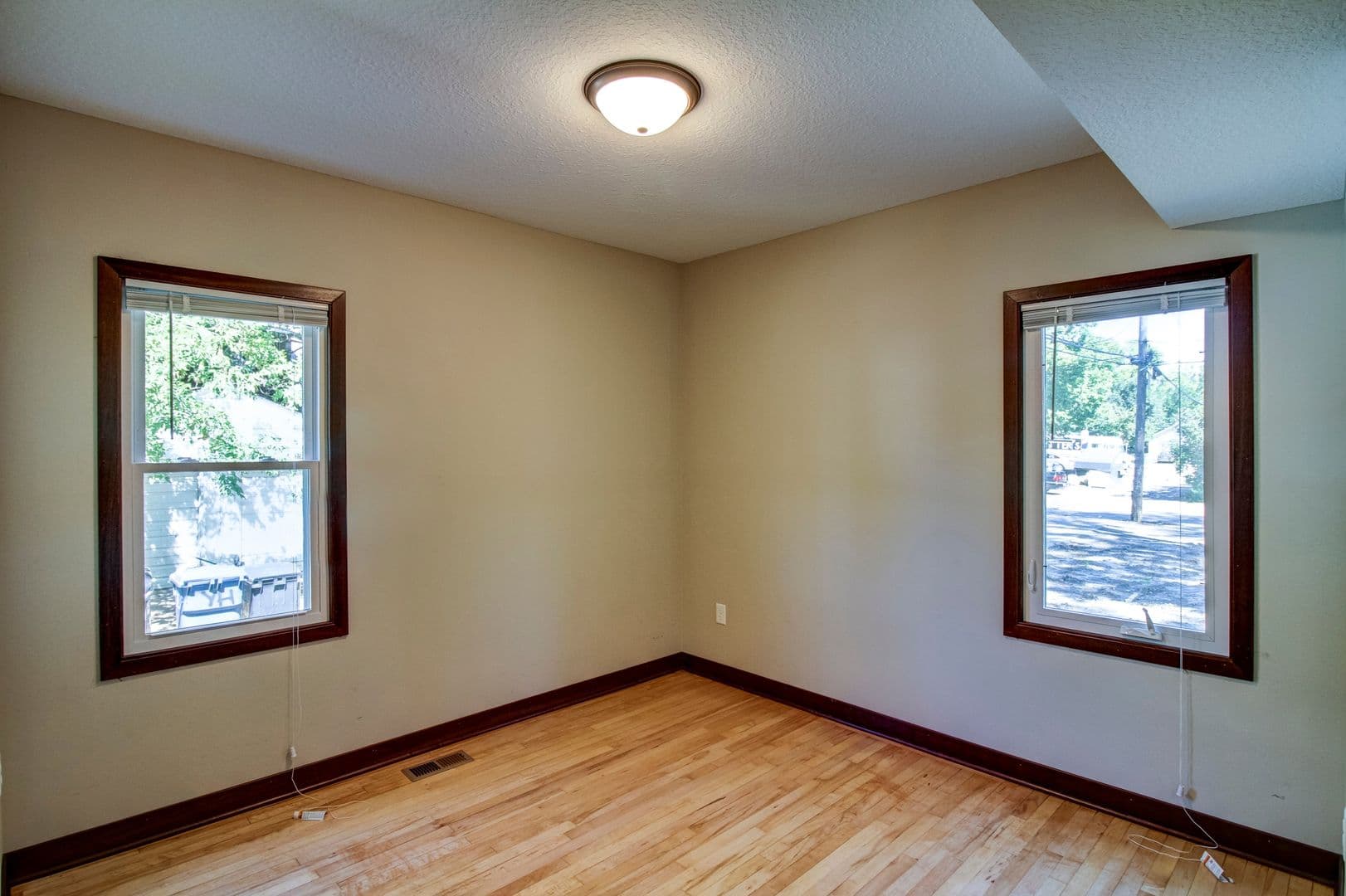 Minneapolis House: 924 18th Ave SE