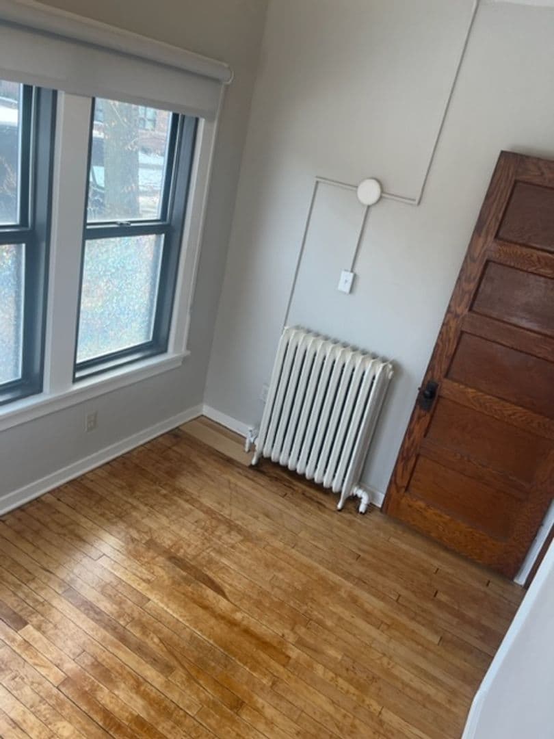 Minneapolis Apartment: 411 12th Ave SE