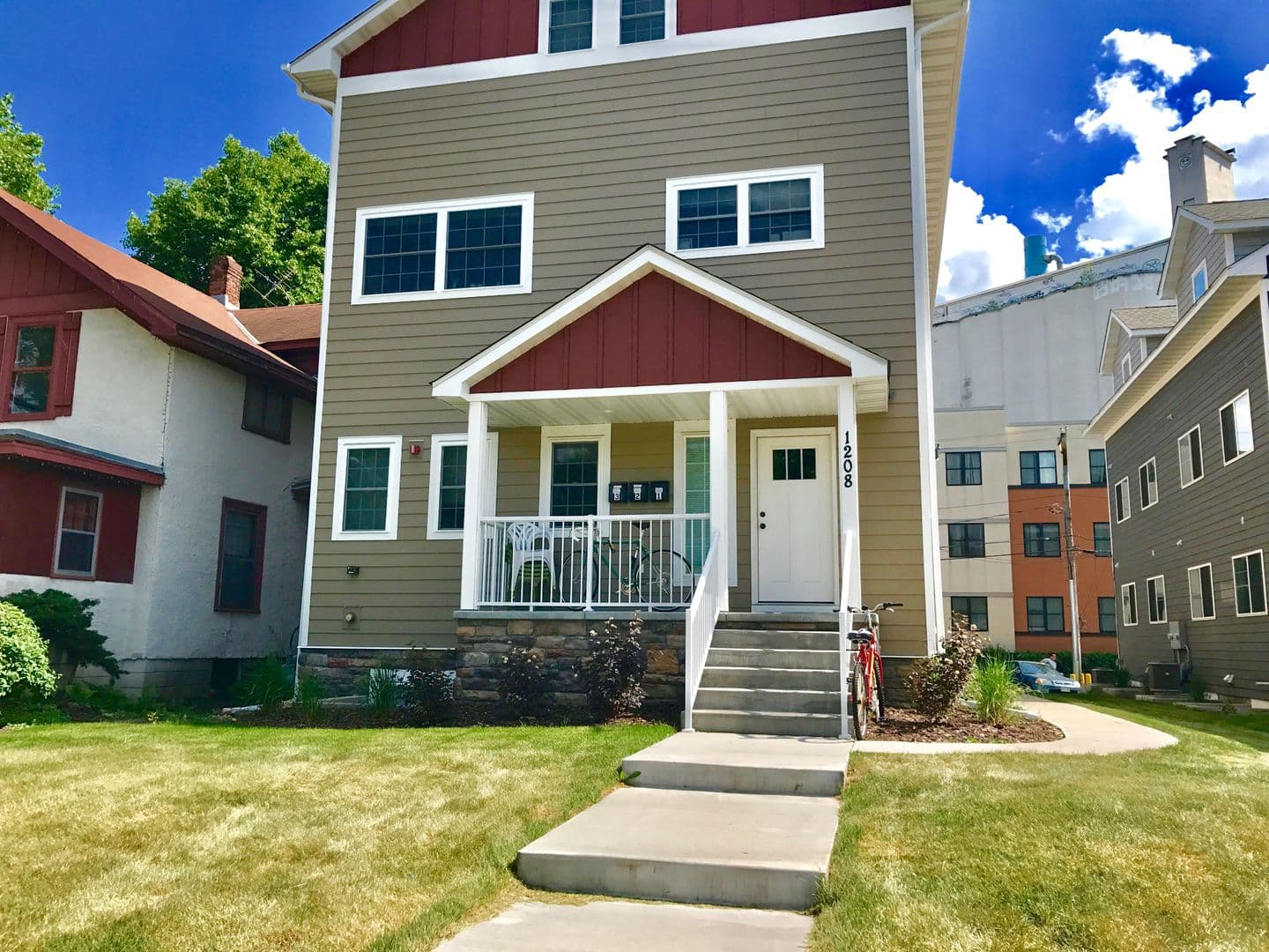 Minneapolis Apartment: 1208 Como Ave SE