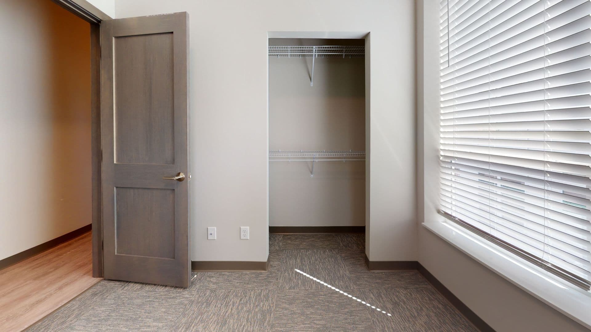 Minneapolis Apartment: 2622 Essex St SE
