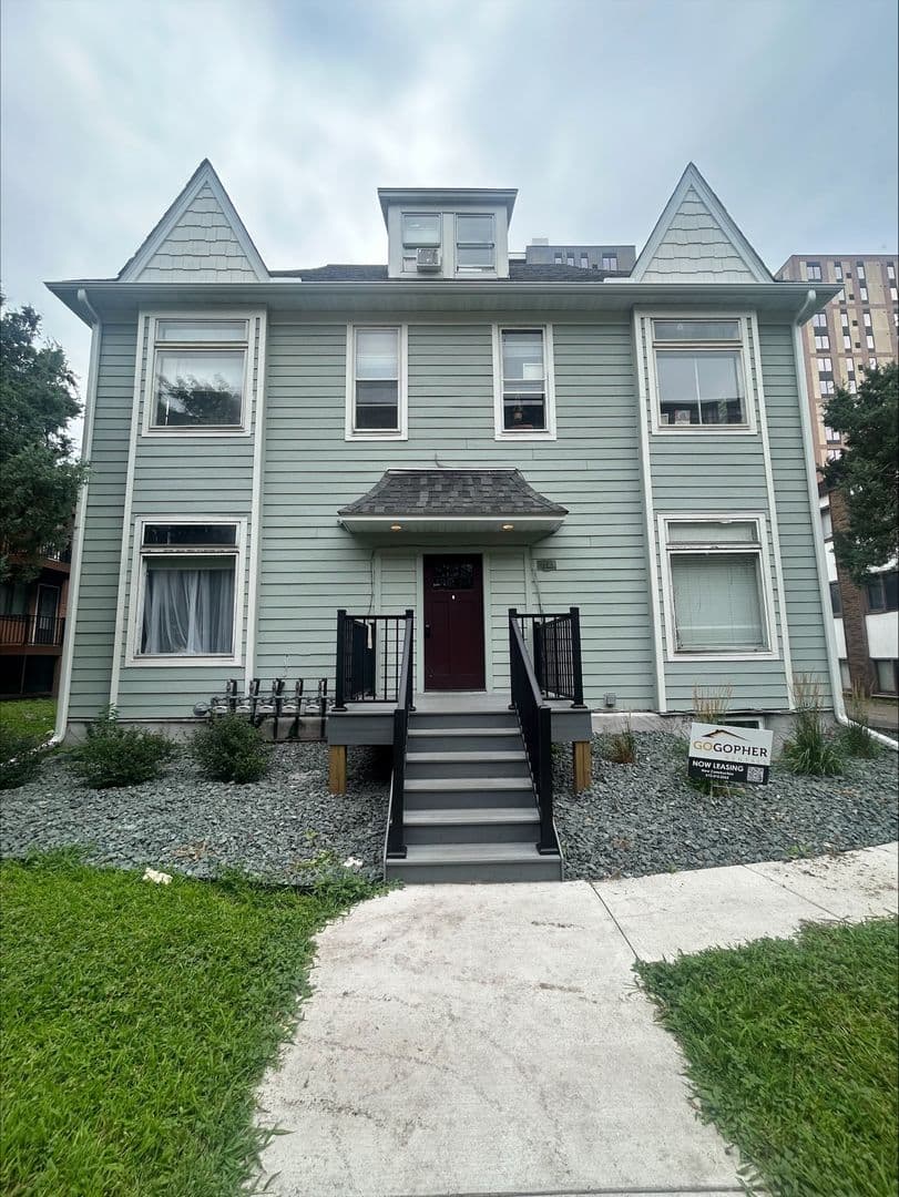 Minneapolis Apartment: 1409 5th St SE