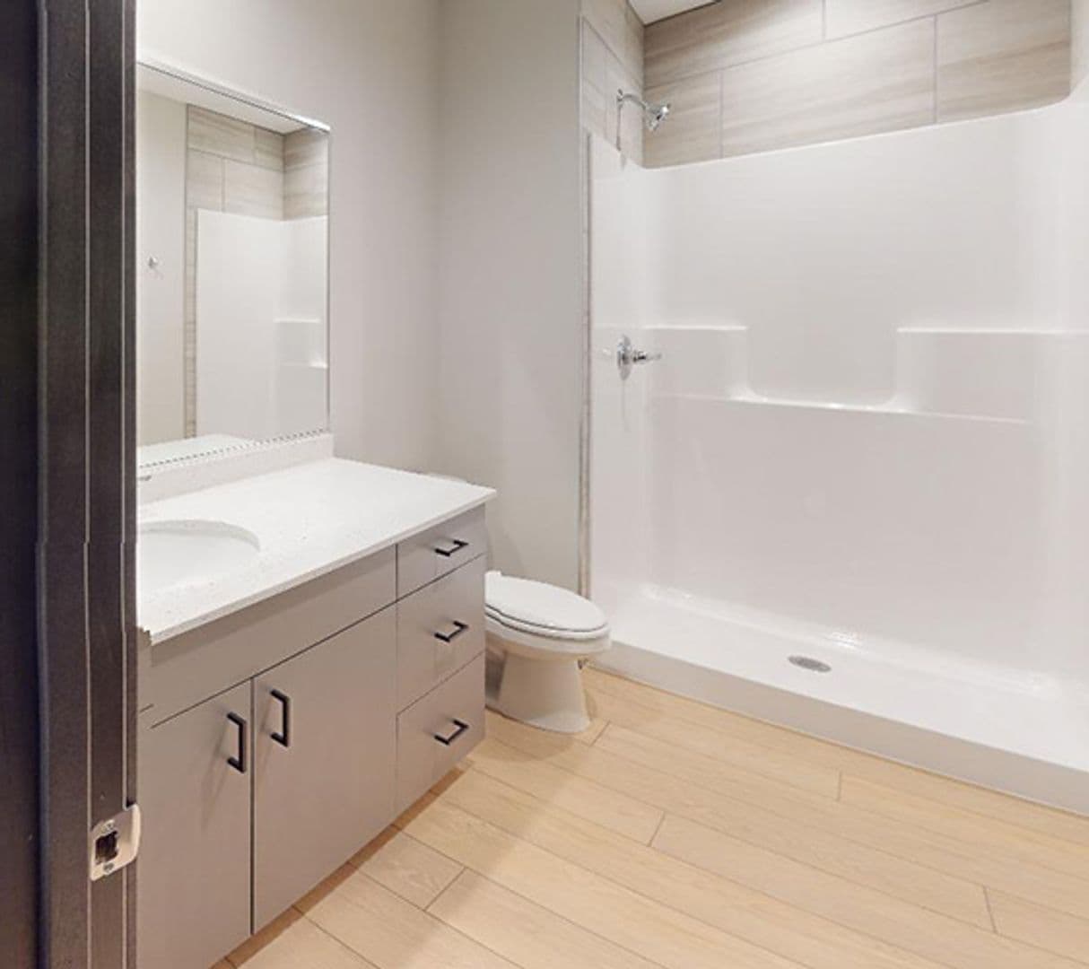 Minneapolis Multiplex: 887 21st Ave SE #1