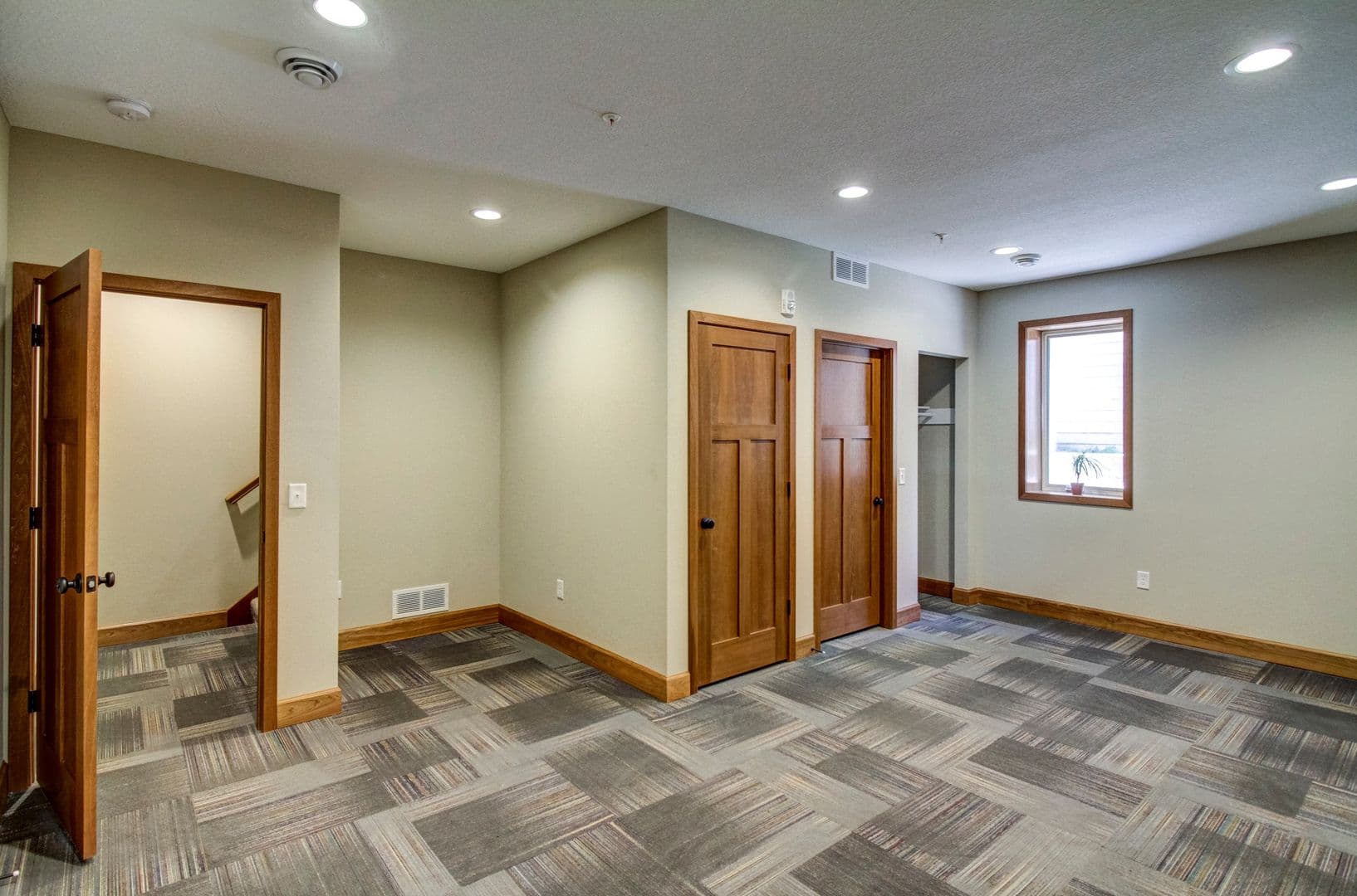 Minneapolis Apartment: 1208 Como Ave SE