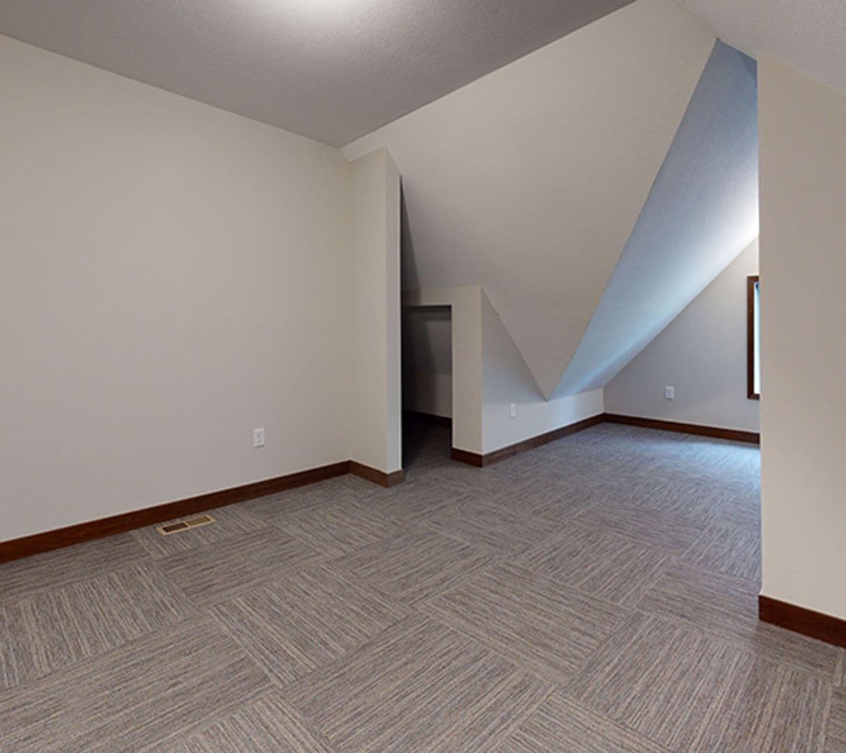 Minneapolis Apartment: 1107 7th St SE