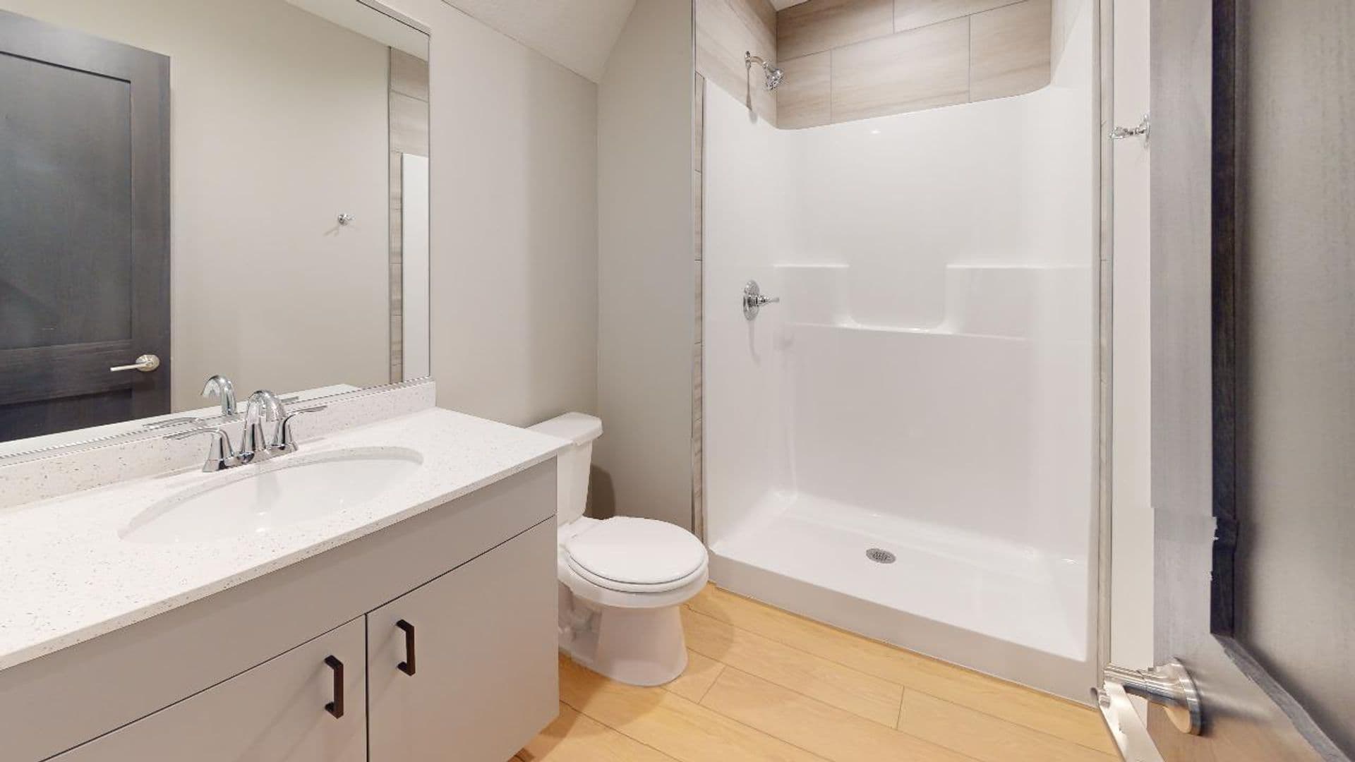 Minneapolis Apartment: 2116 Como Ave SE