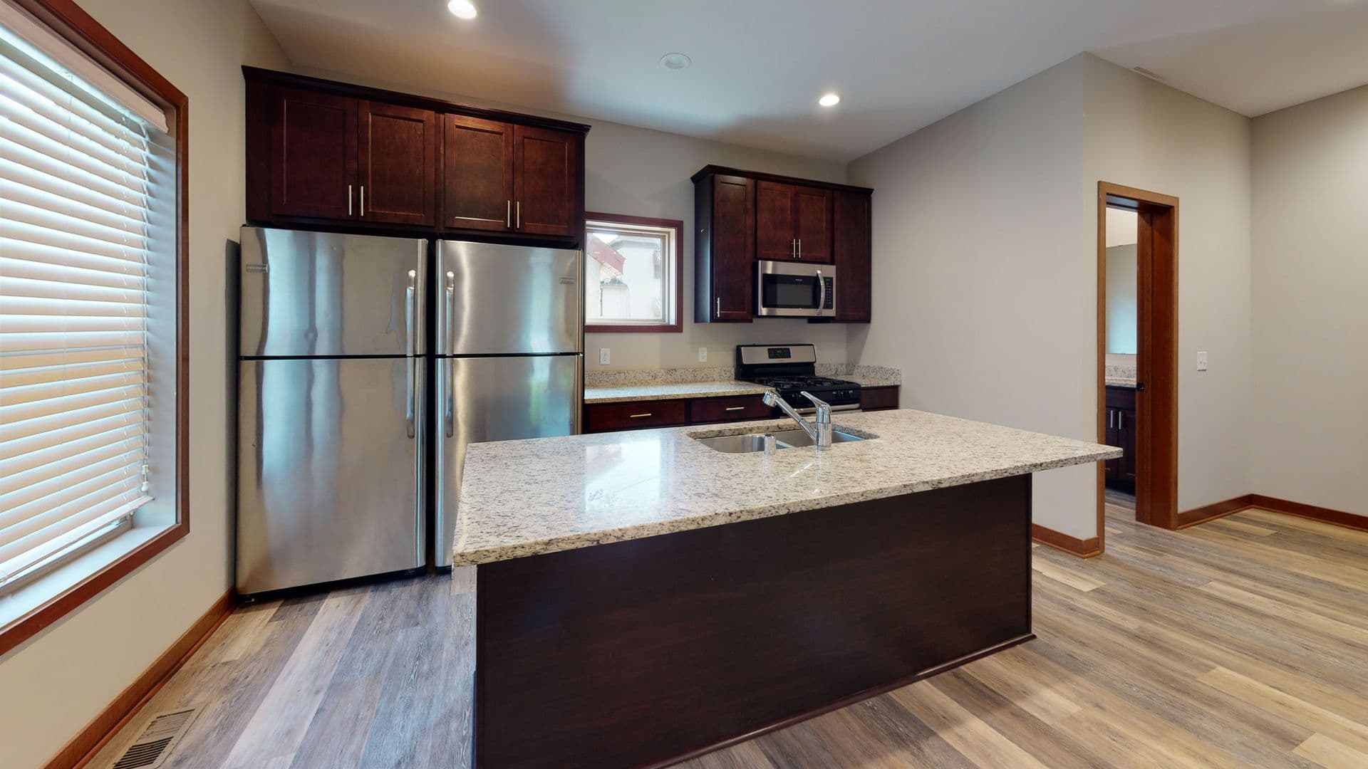 Minneapolis Apartment: 917 7th St SE