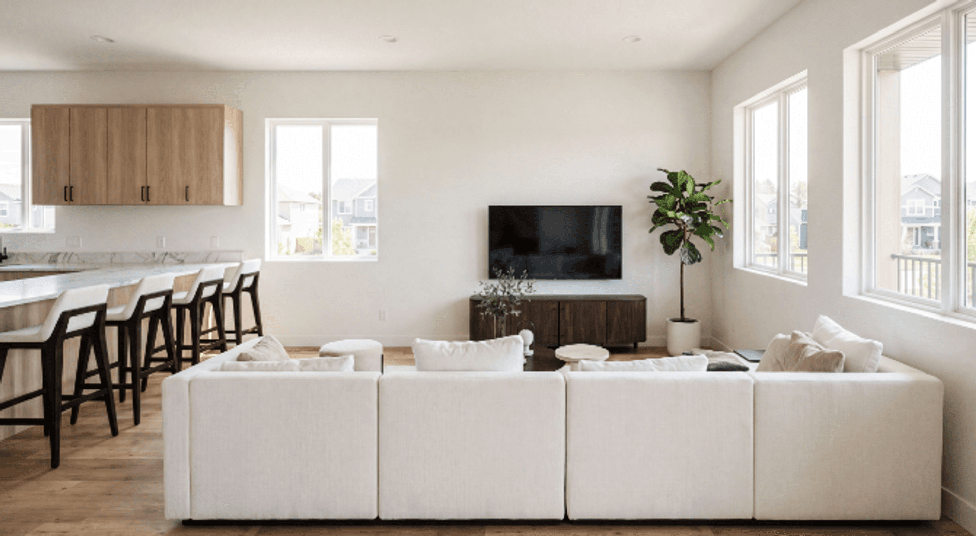 Saint Paul Apartment: 2124 Dayton Ave
