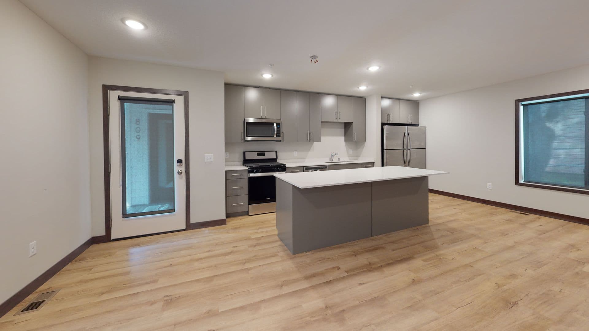 Minneapolis Apartment: 805-811 12th Ave SE