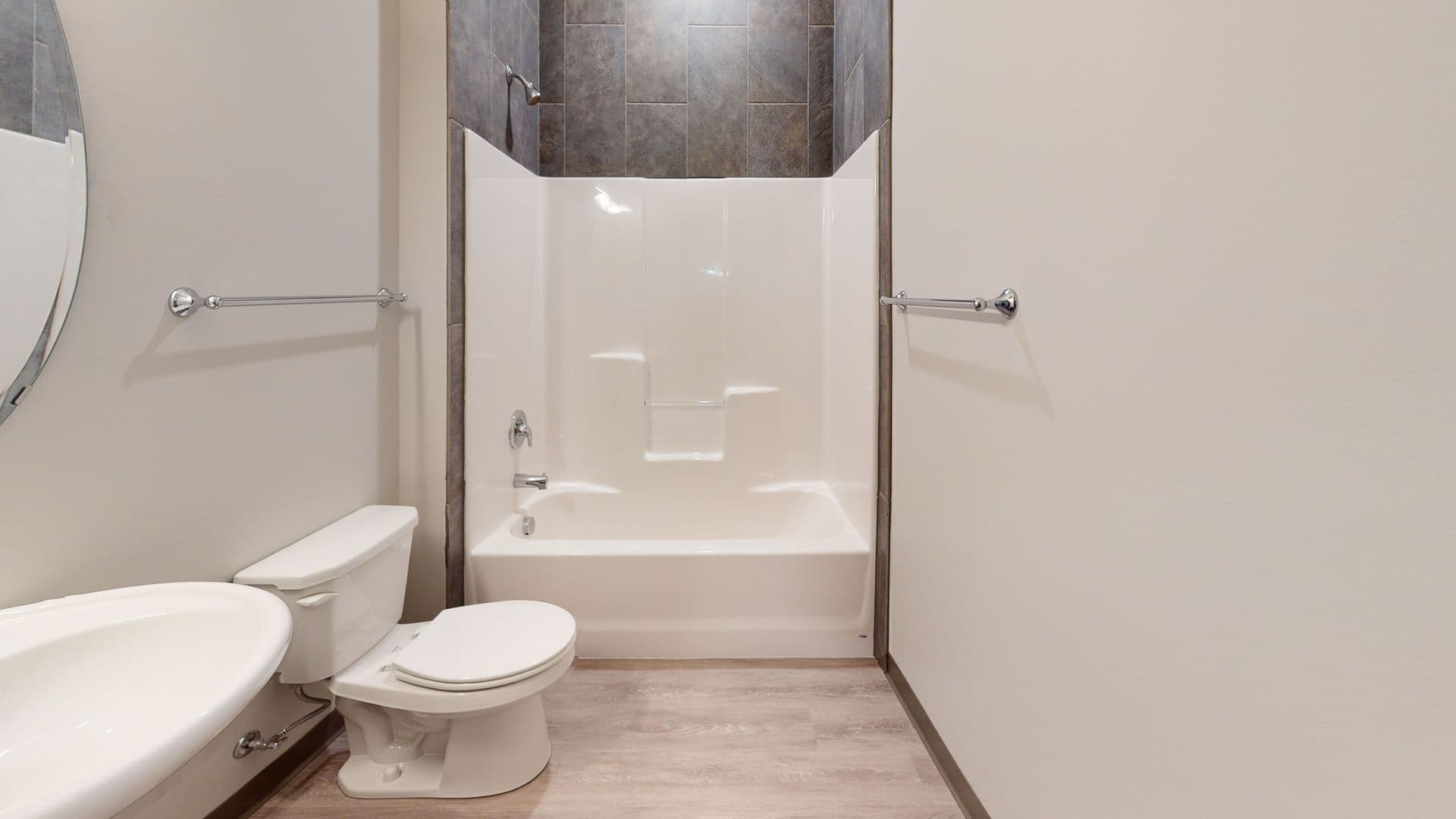 Minneapolis Apartment: 2622 Essex St SE