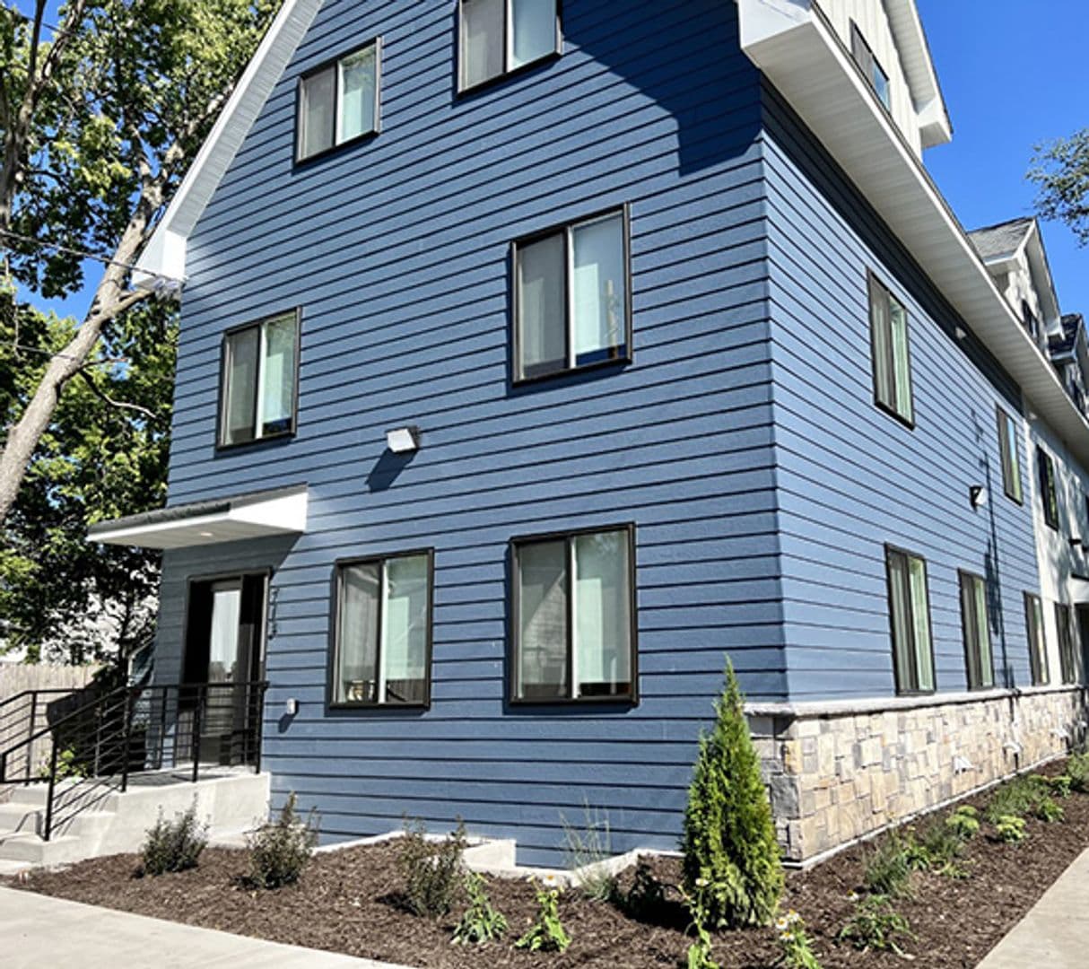 Minneapolis Apartment: 707 13th Ave SE