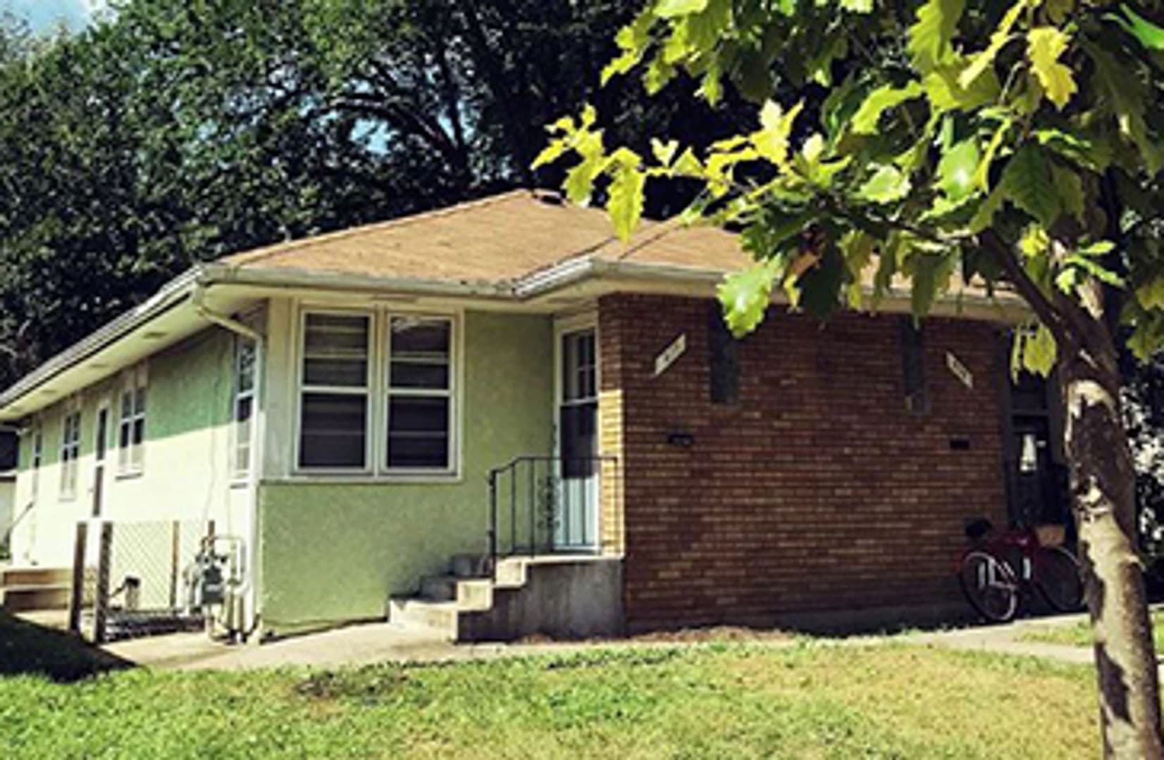 Minneapolis Apartment: 917 22nd Ave SE