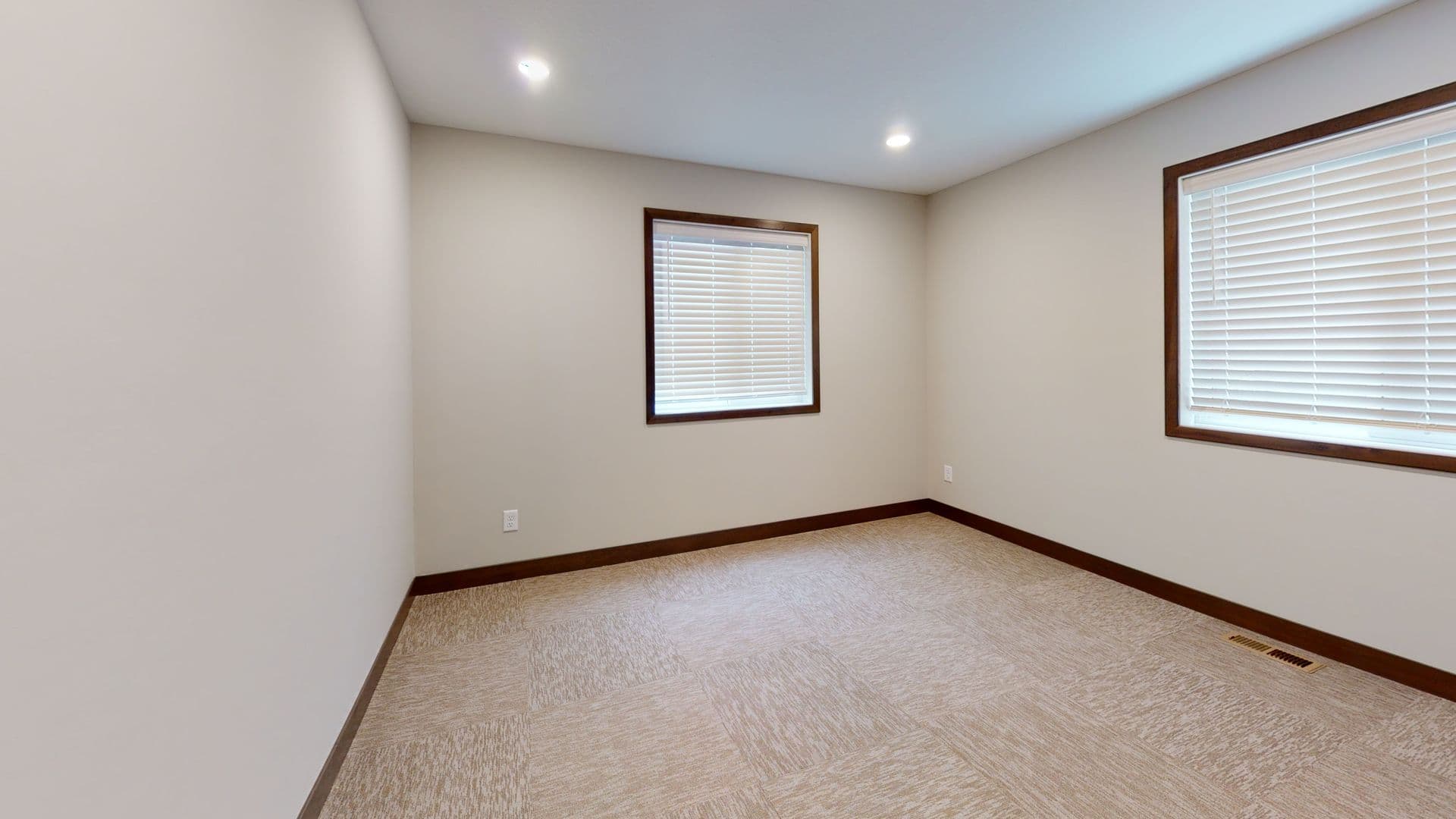 Minneapolis Apartment: 826 20th Ave SE