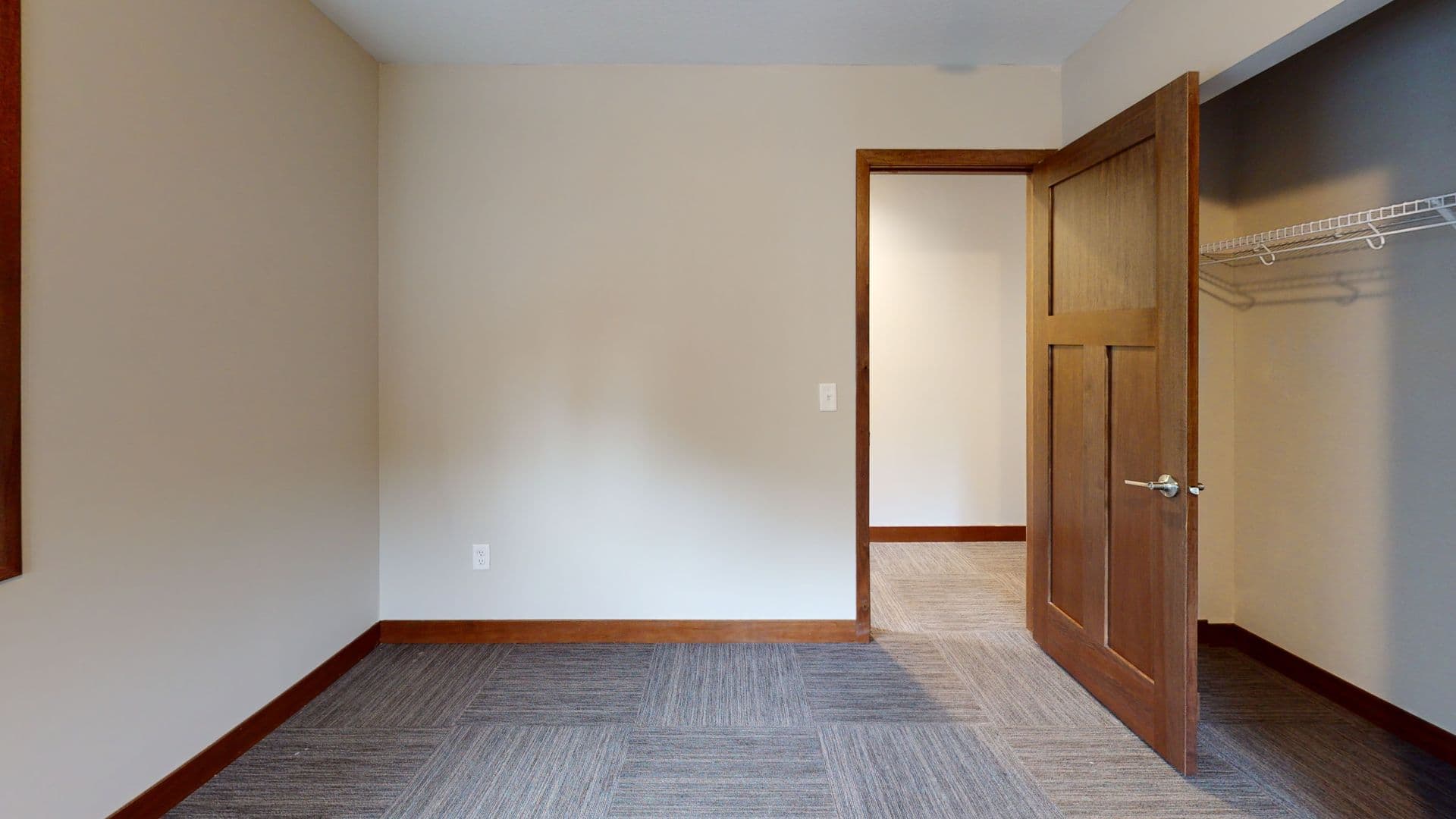 Minneapolis Apartment: 1107 7th St SE