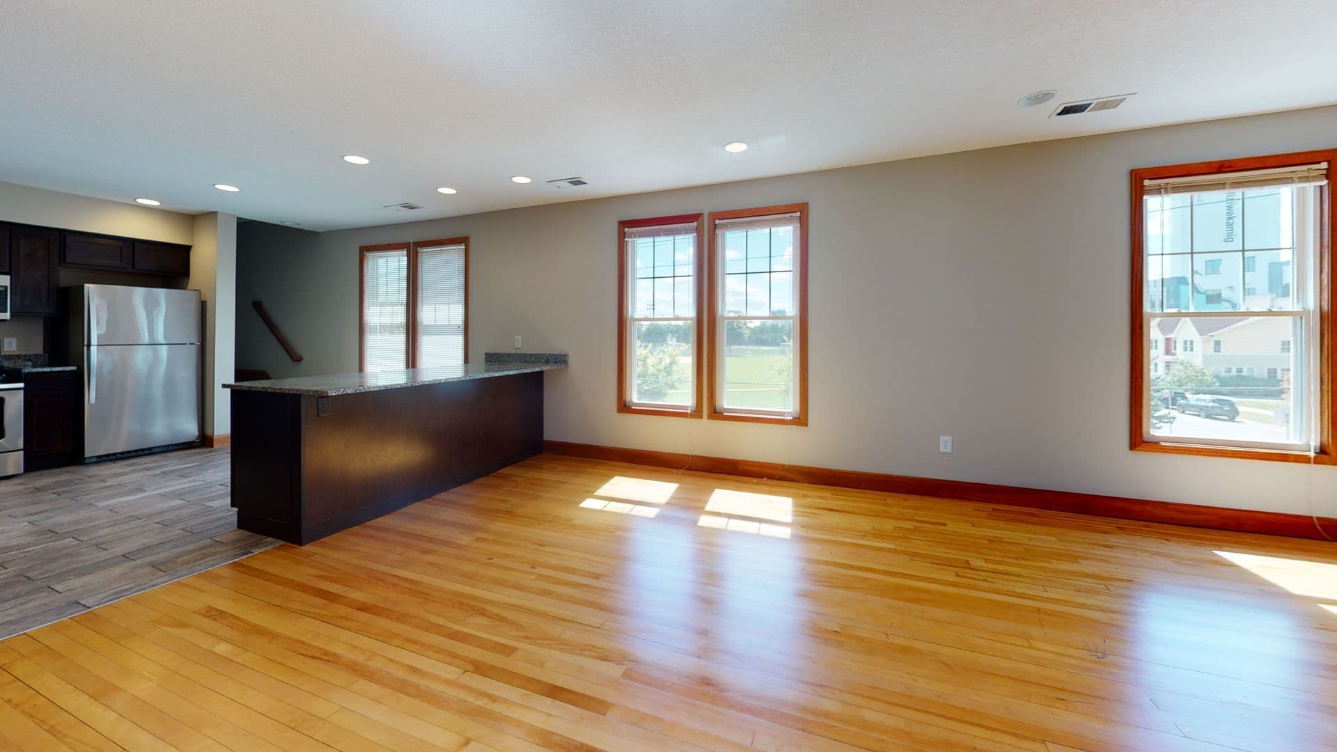 Minneapolis Apartment: 1002 13th Ave SE