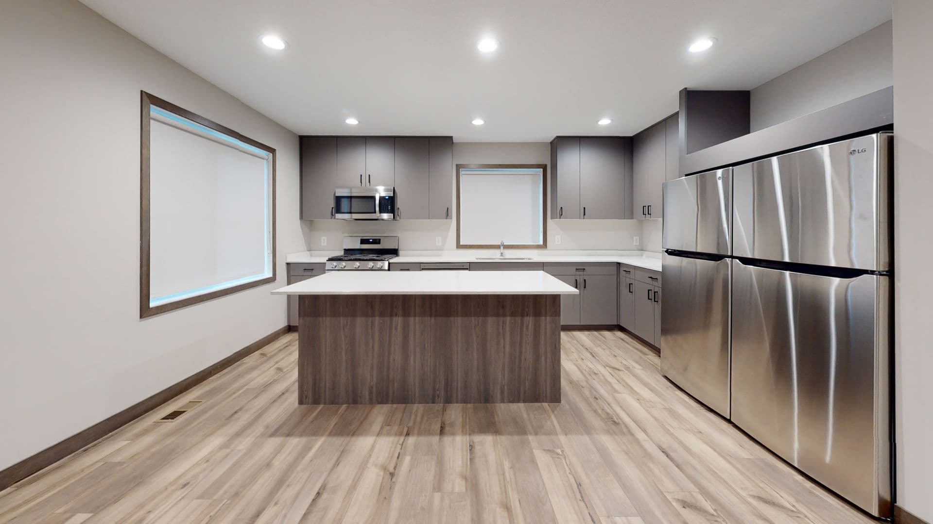 Minneapolis Apartment: 1806 Como Ave SE