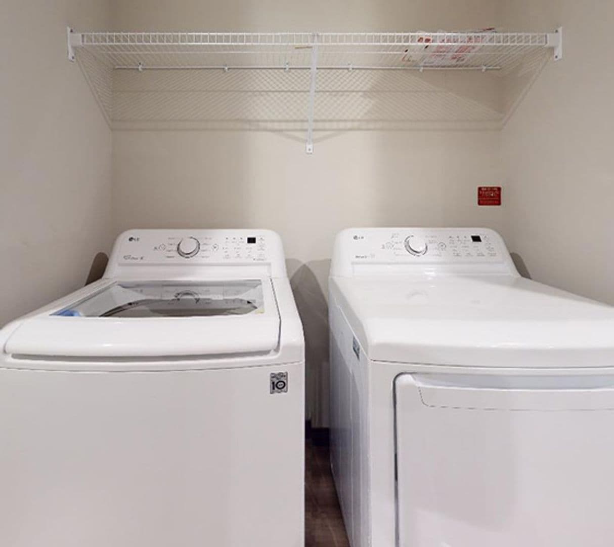 Minneapolis Apartment: 716 11th Ave SE