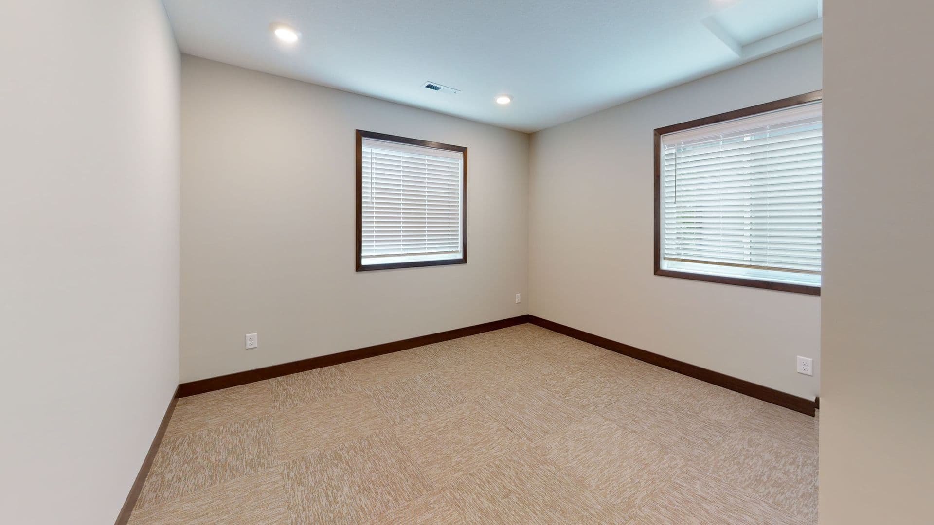 Minneapolis Apartment: 1048 23rd Ave SE