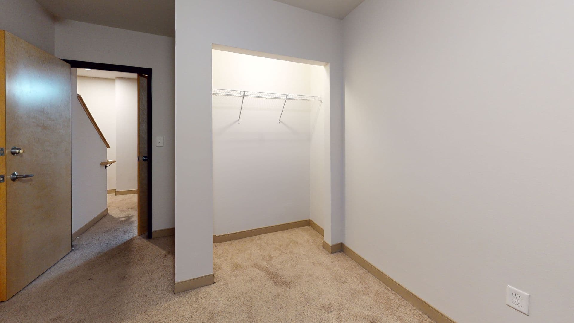 Minneapolis Apartment: 1011 & 1015 4th St SE