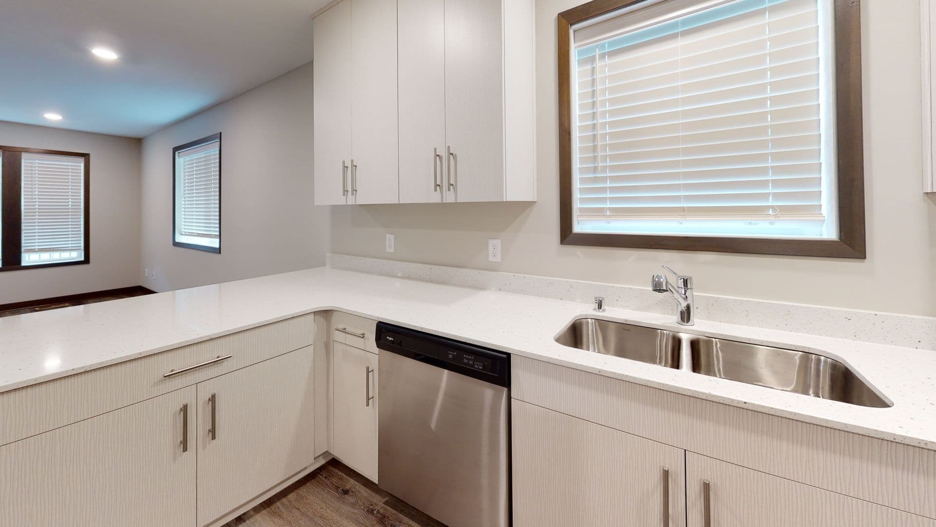 Minneapolis Apartment: 1048 23rd Ave SE