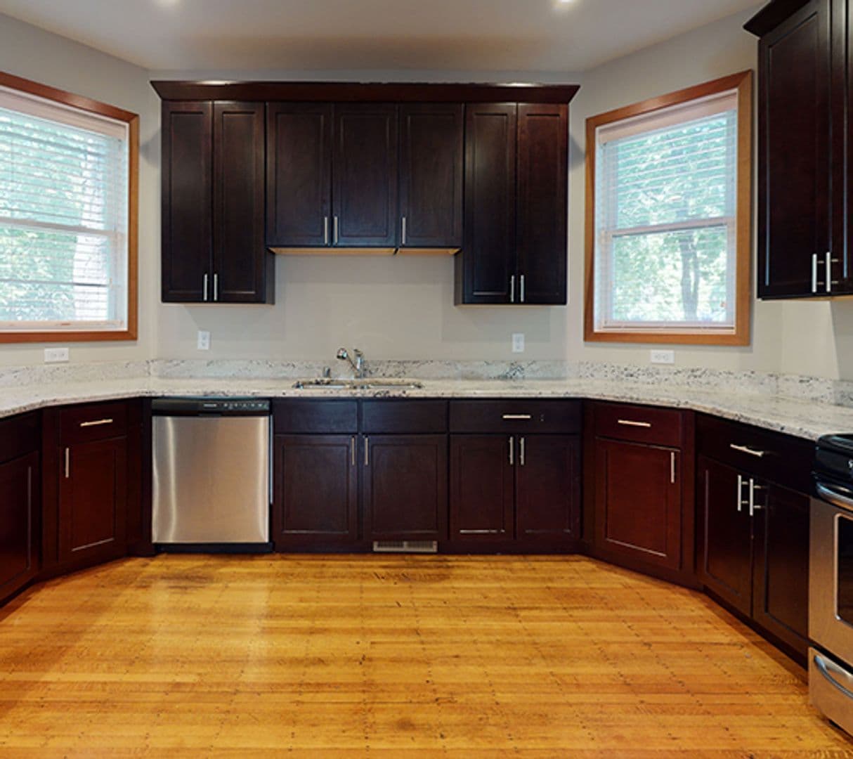 Minneapolis Apartment: 1057 13th Ave SE
