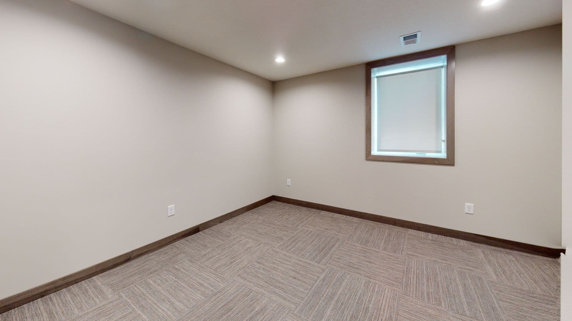 Minneapolis Apartment: 1042 20th Ave SE