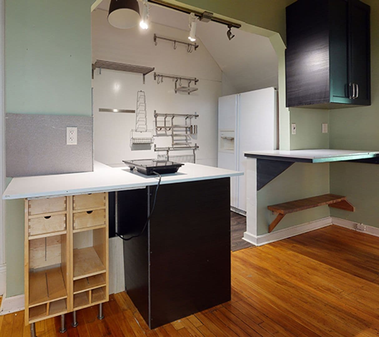 Minneapolis Apartment: 1409 5th St SE