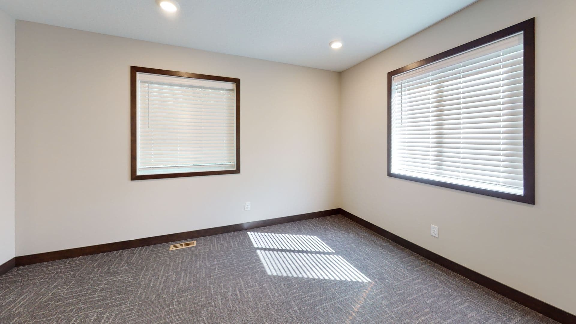 Minneapolis Apartment: 1018 18th Ave SE