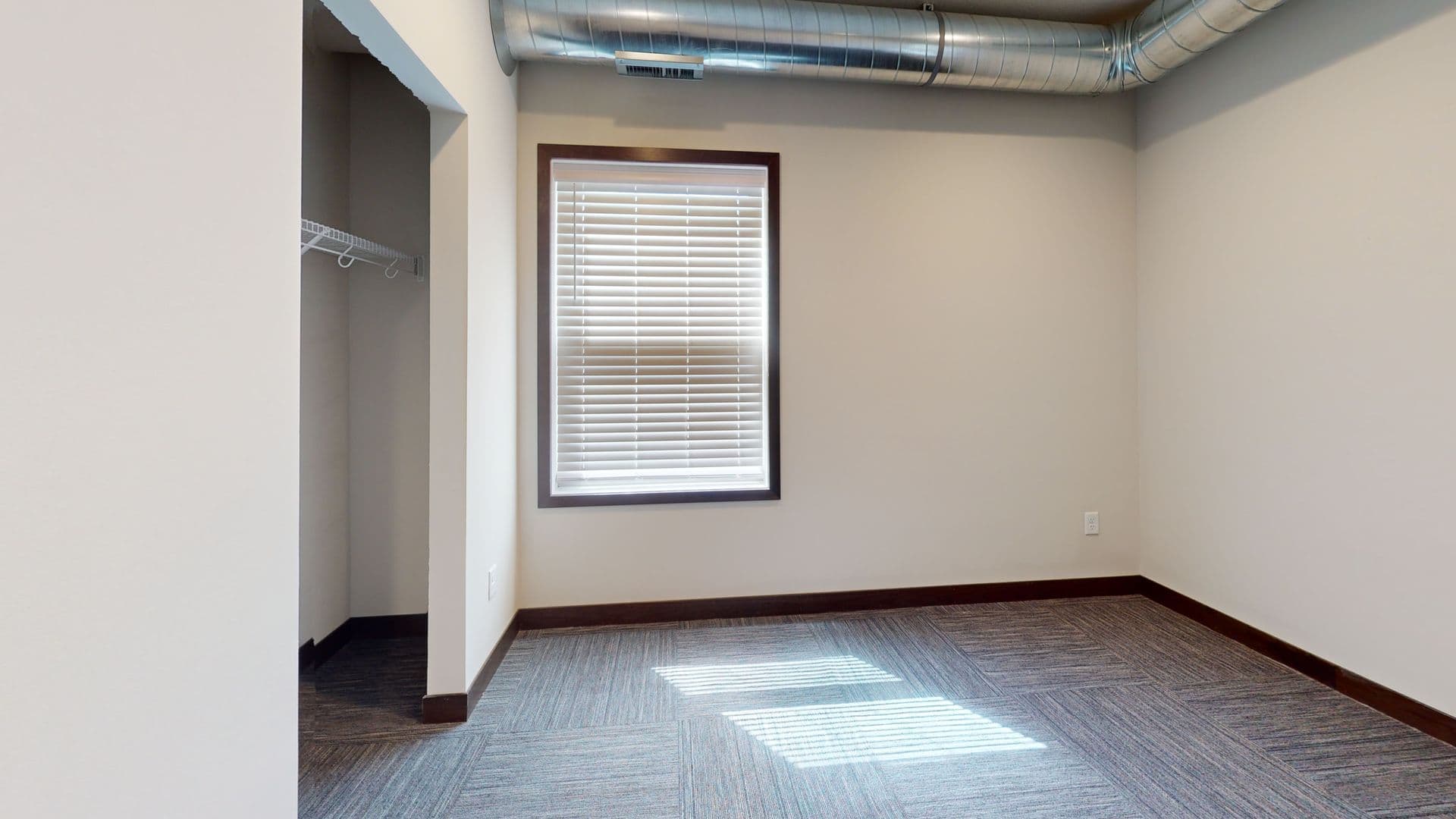 Minneapolis Apartment: 712 4th St SE