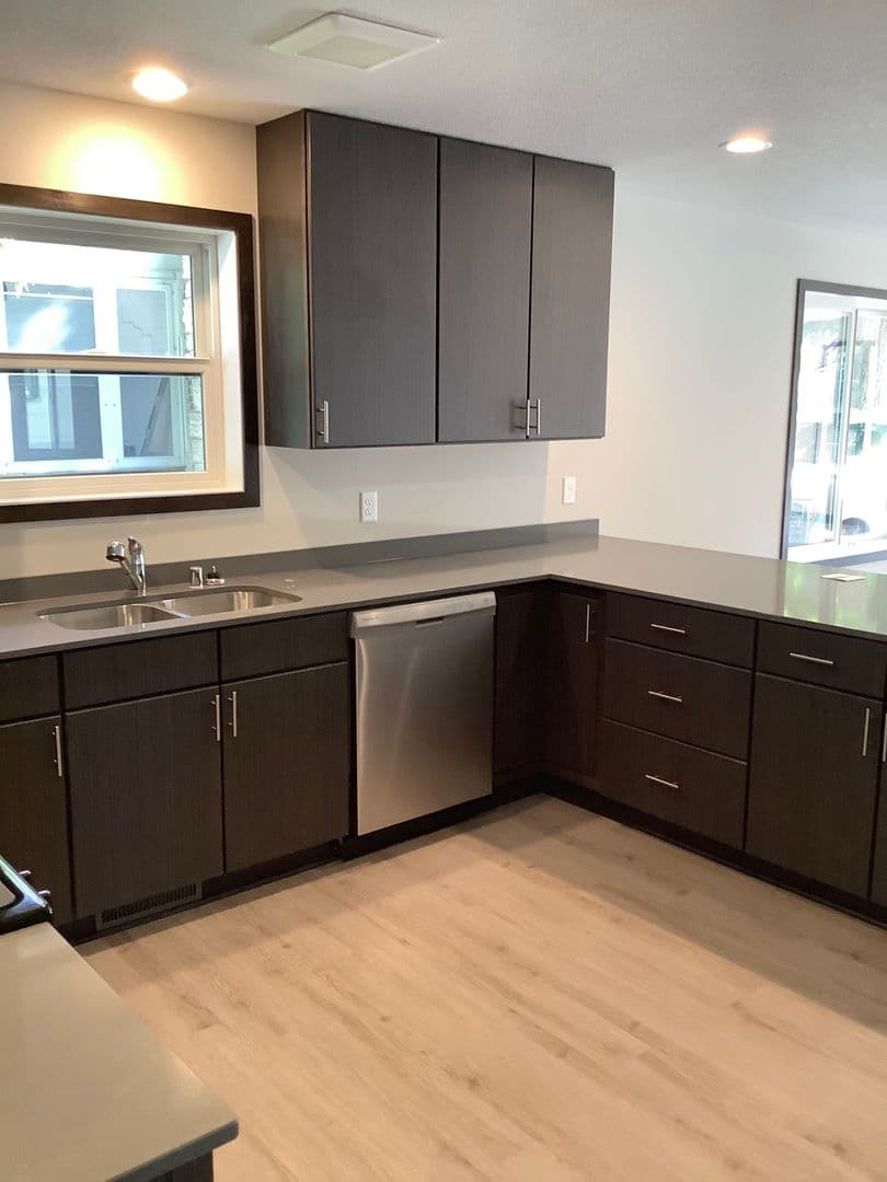 Minneapolis Apartment: 1027 13th Ave SE