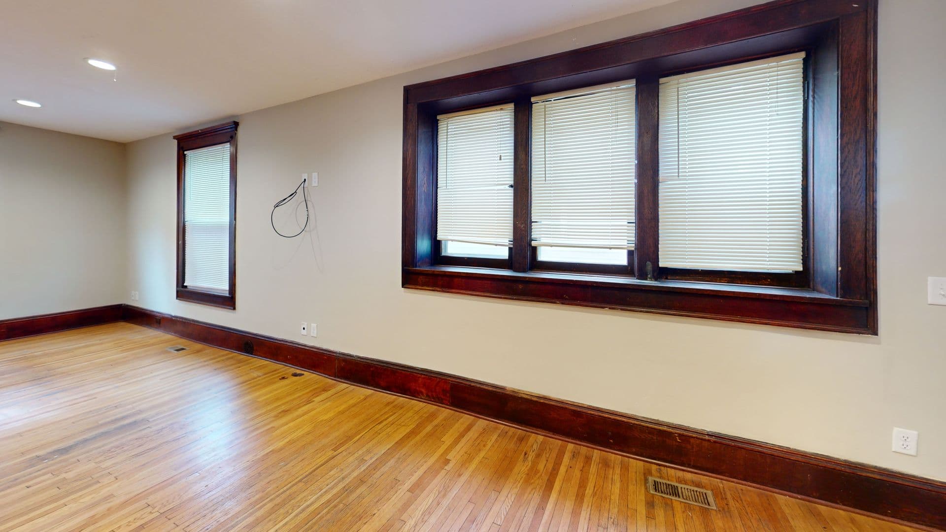Minneapolis House: 307 5th Ave SE