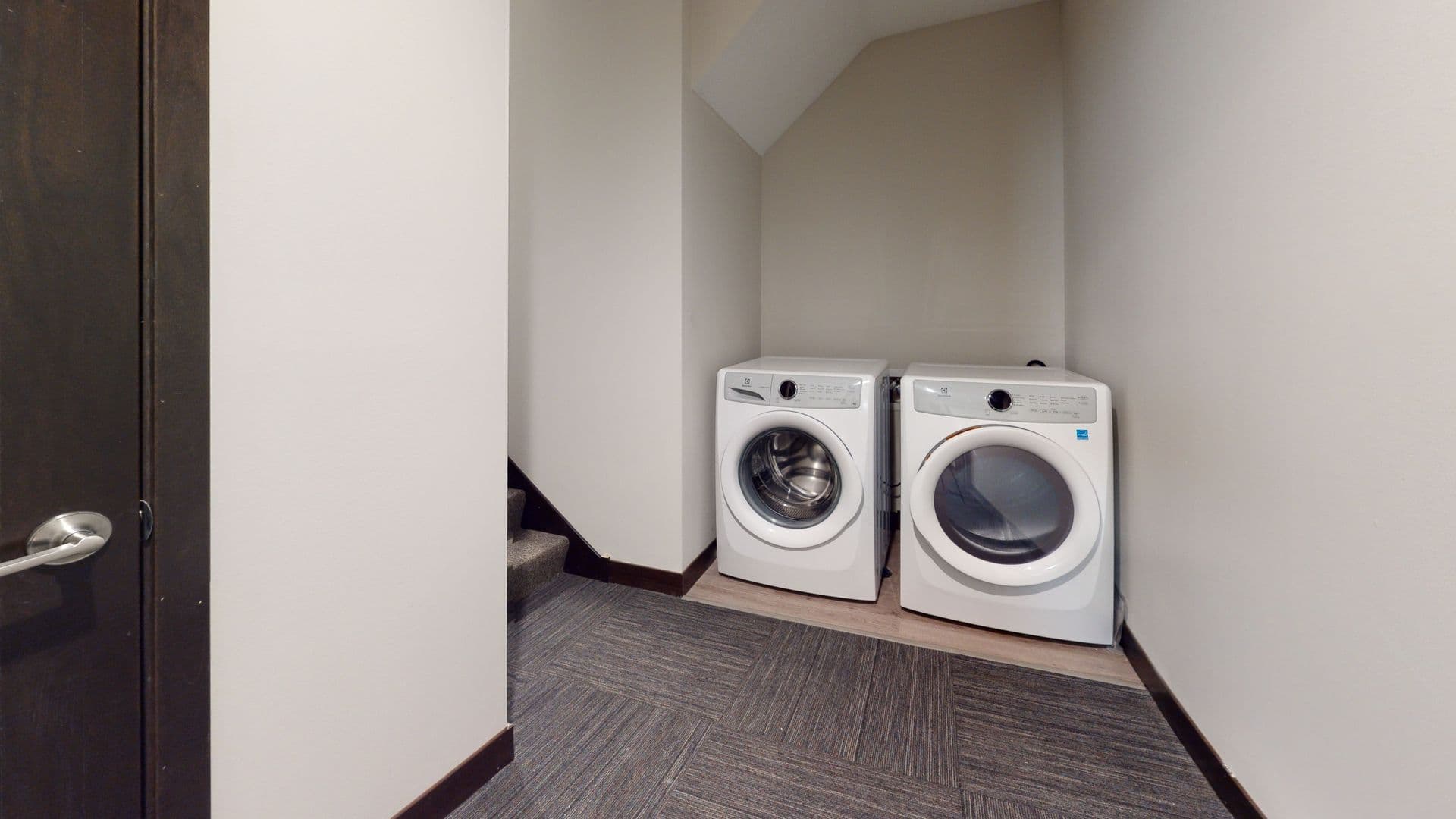 Minneapolis Apartment: 505 8th St SE
