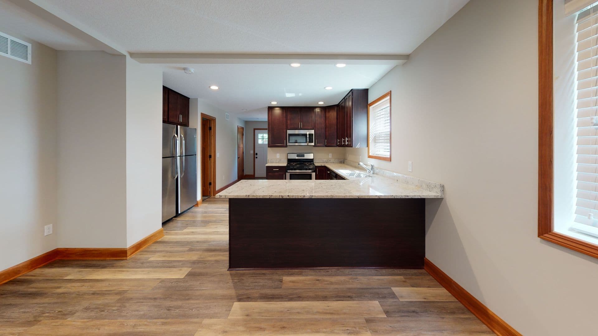 Minneapolis Apartment: 1014 13th Ave SE