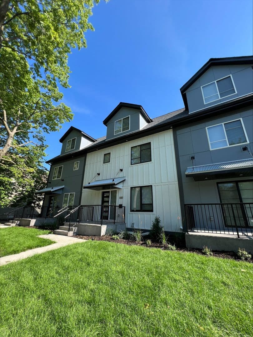 Minneapolis Apartment: 603 12th Ave SE