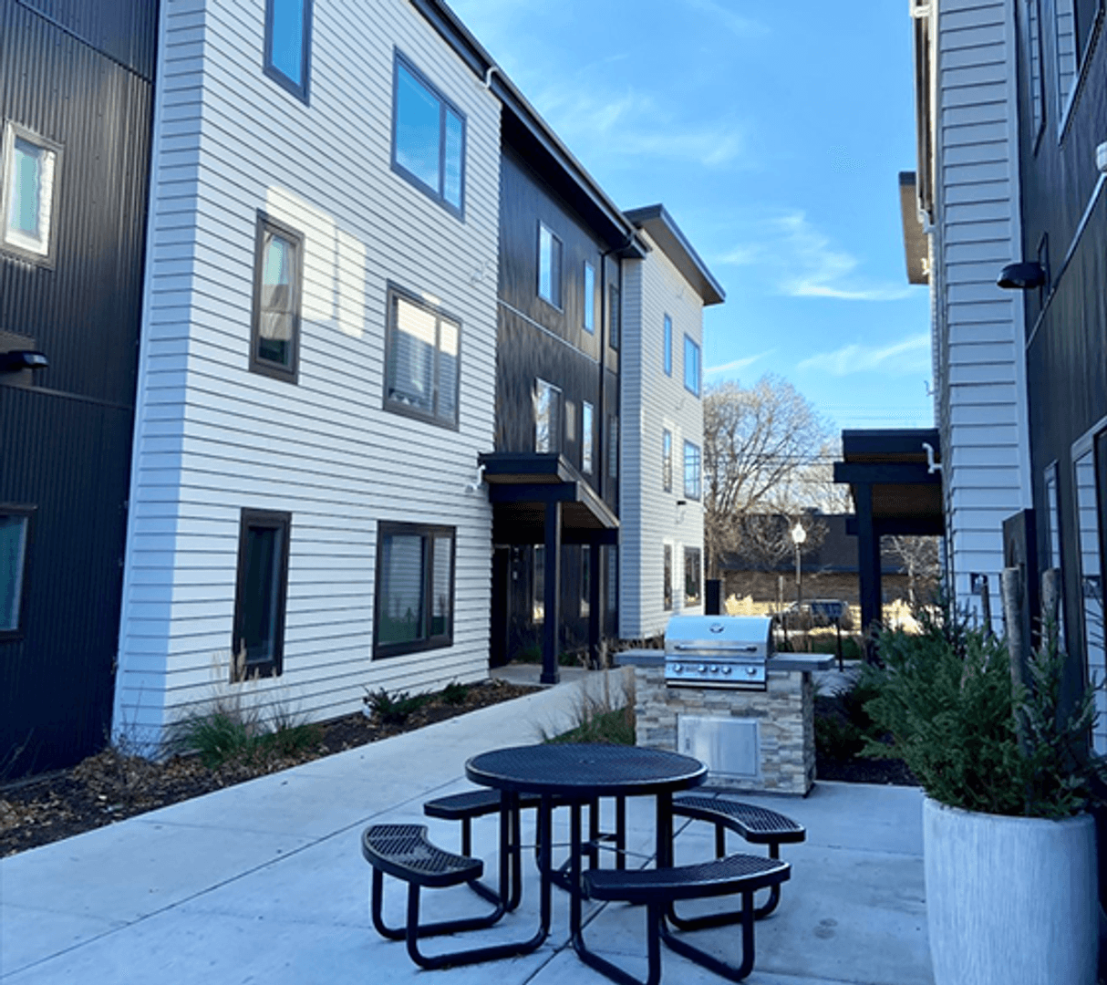 Minneapolis Apartment: 932/934/936/938 15th Ave SE
