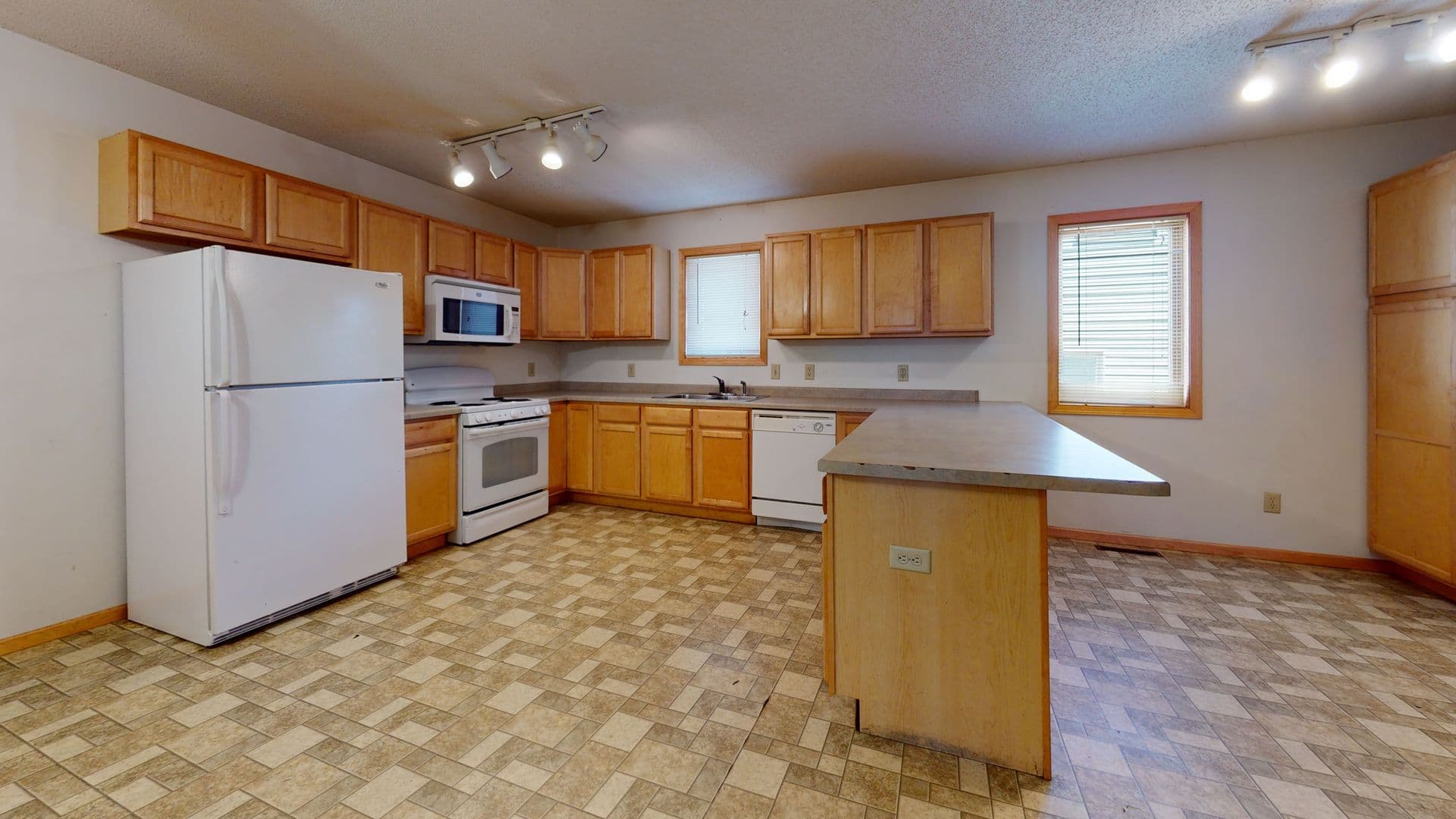 Minneapolis Apartment: 412 4th St SE #101-104