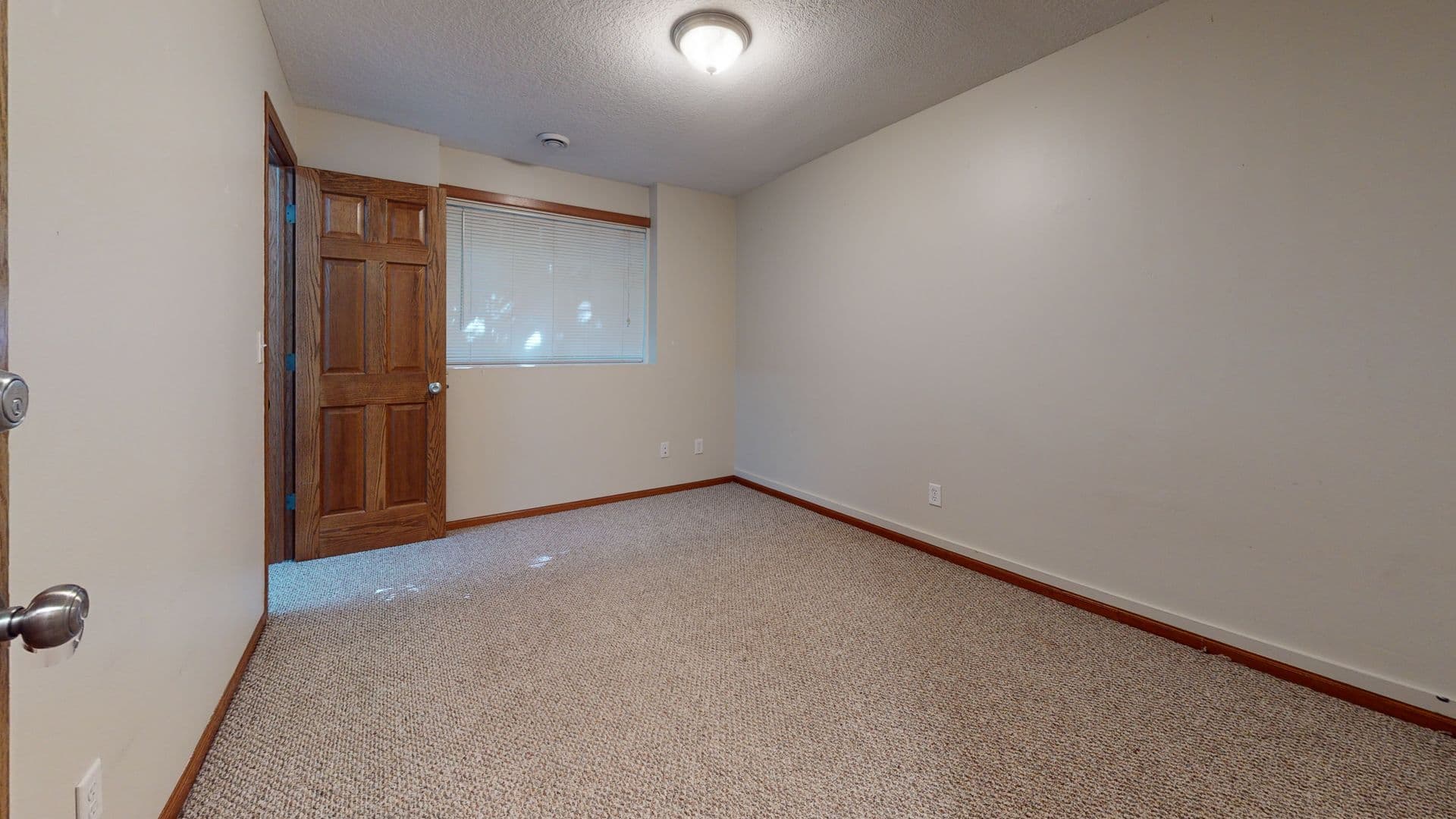 Minneapolis Apartment: 1015 7th St SE