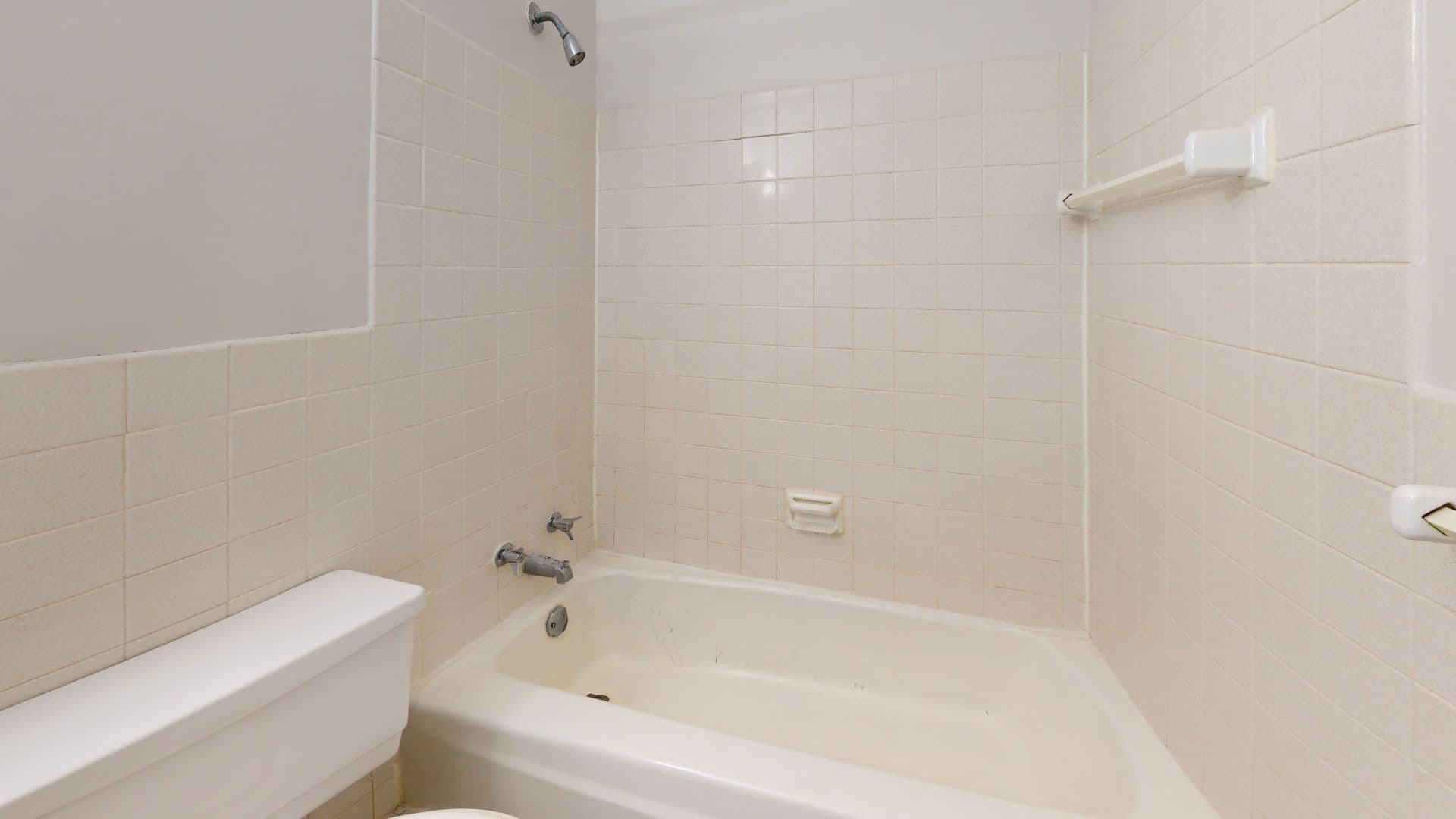 Minneapolis Apartment: 519 10th Ave SE