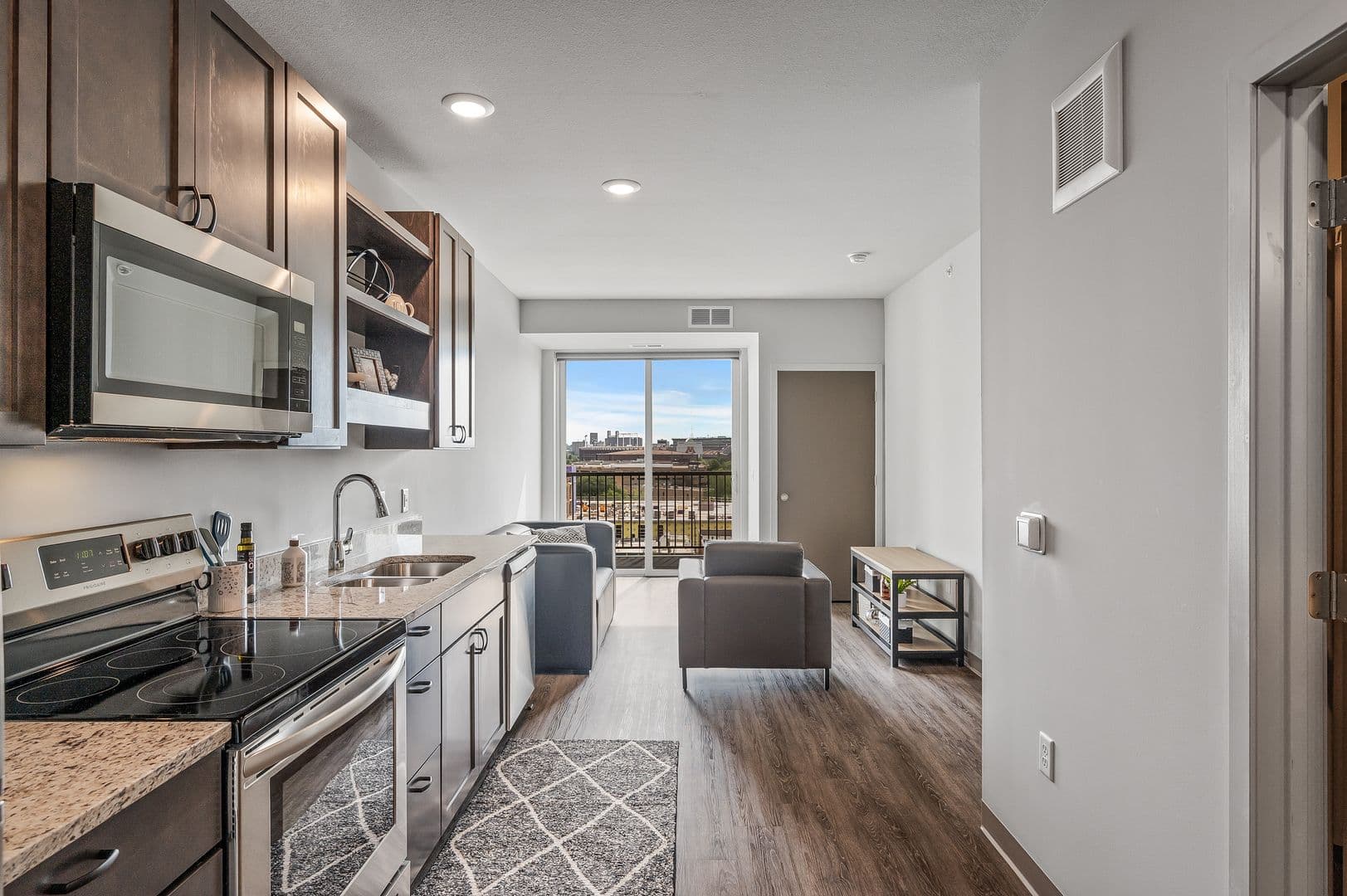 Minneapolis Apartment: 1307 4th Street SE