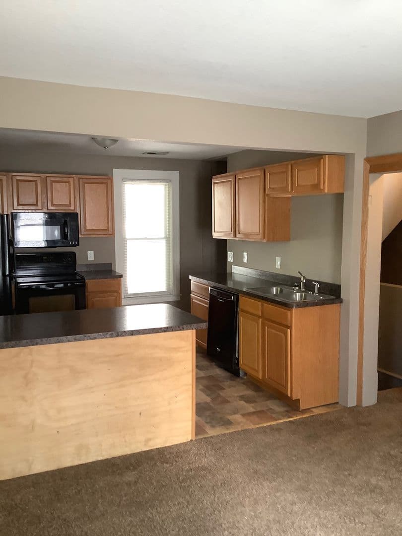 Minneapolis Apartment: 1410 7th St SE