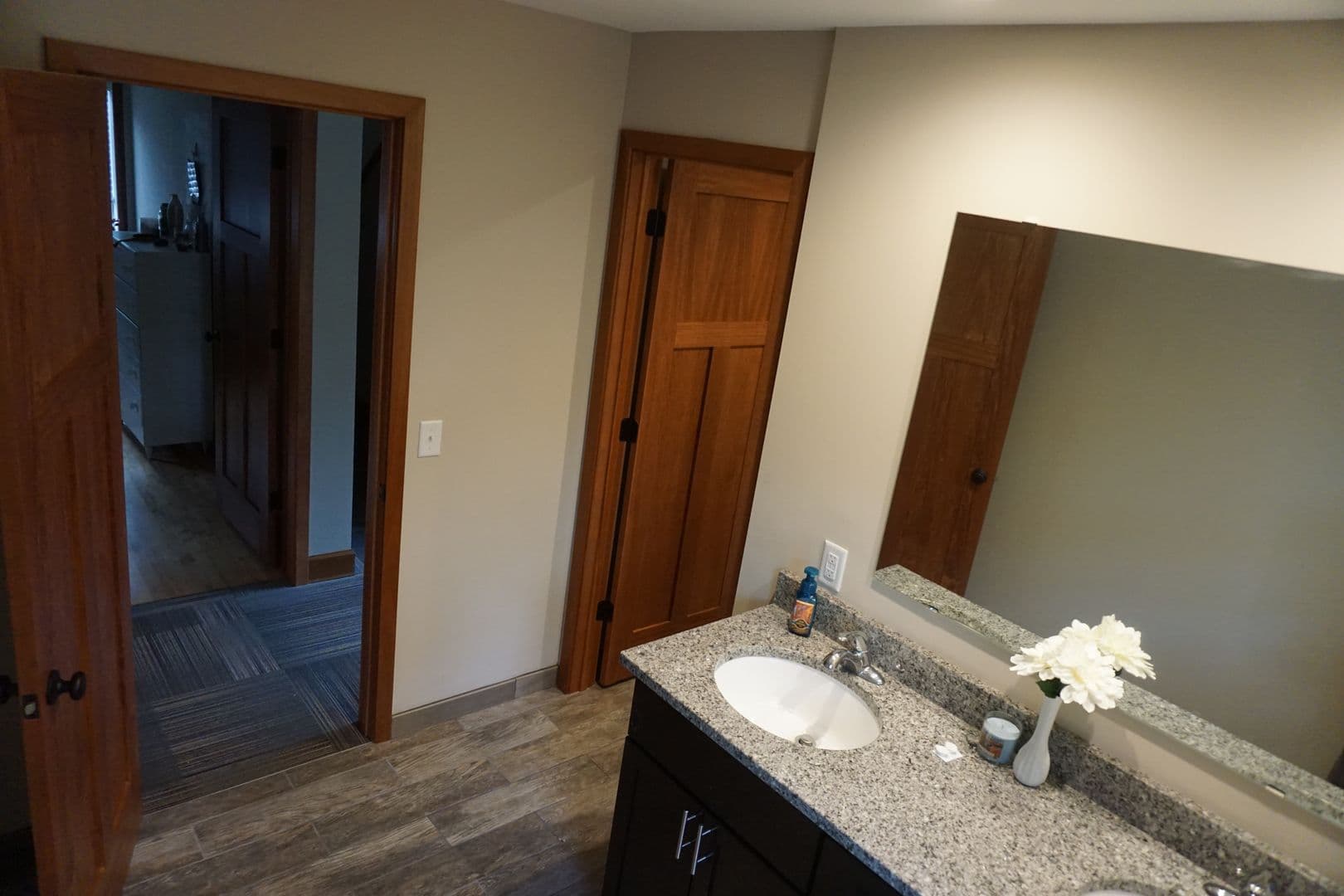 Minneapolis Apartment: 1057 13th Ave SE