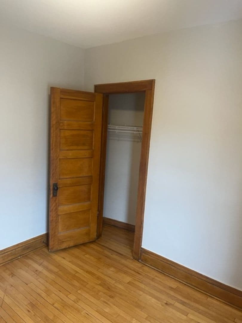 Minneapolis Apartment: 411 12th Ave SE