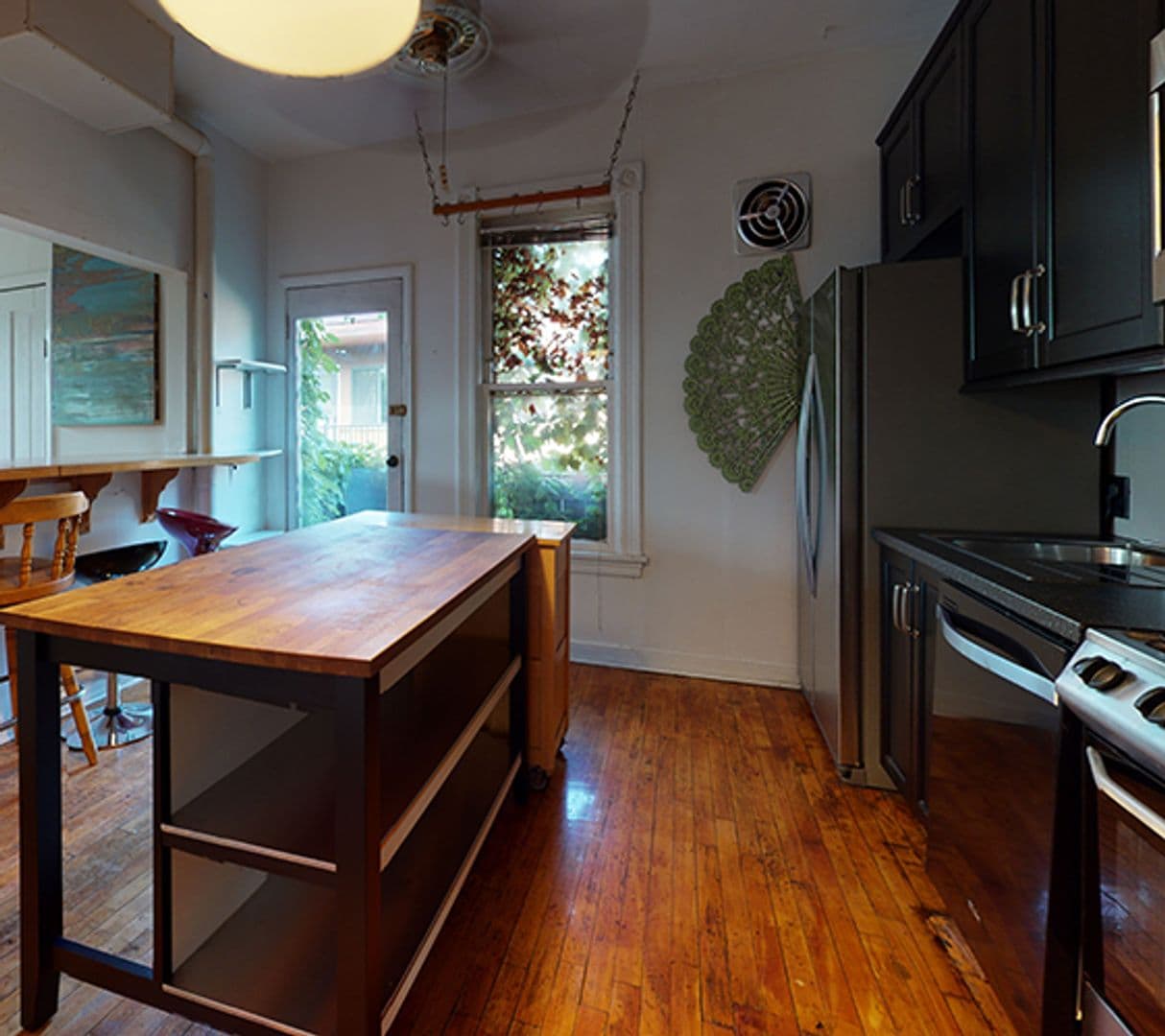 Minneapolis Apartment: 1409 5th St SE