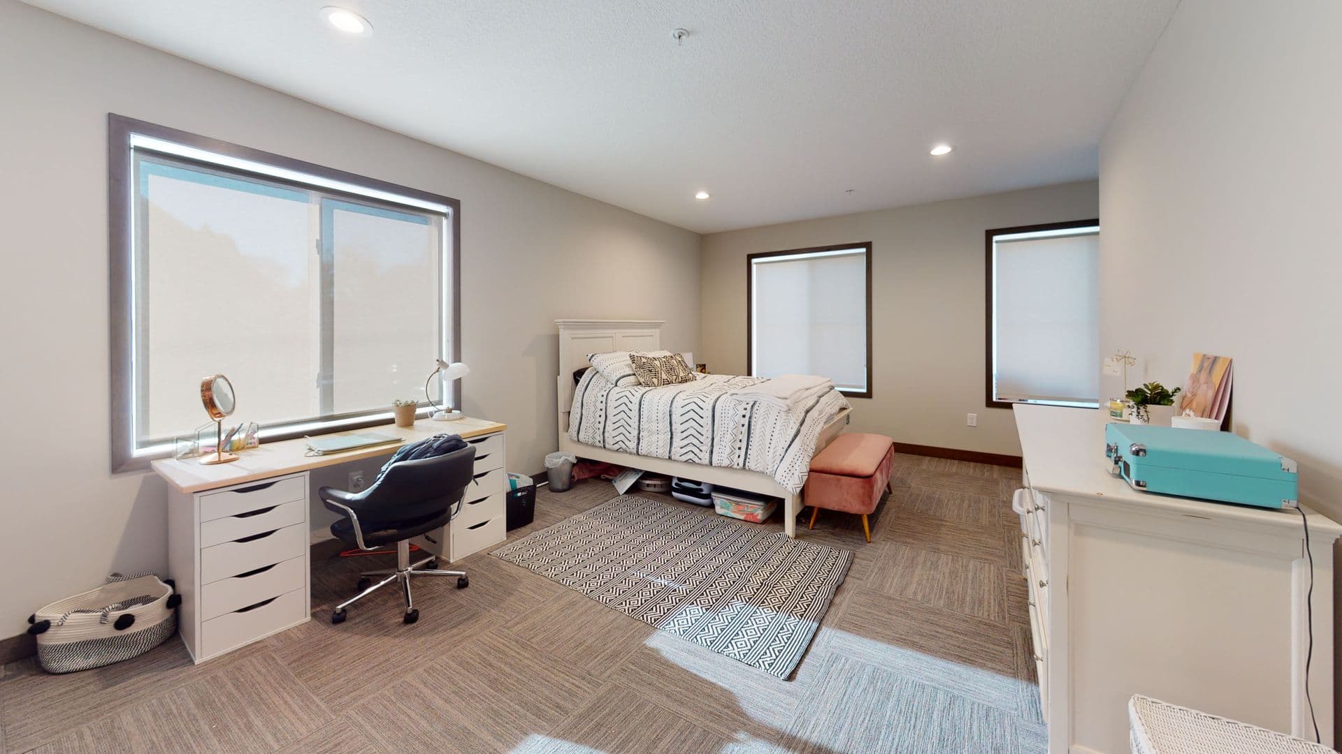 Minneapolis Apartment: 716 12th Ave SE