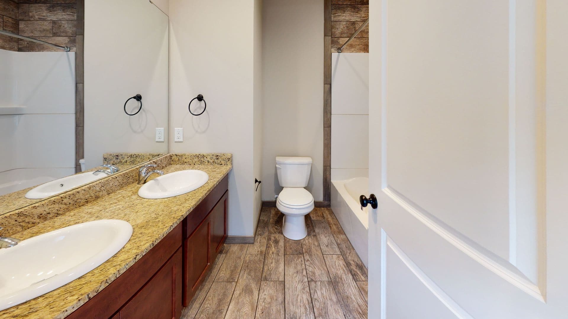 Minneapolis Apartment: 1105 6th St SE